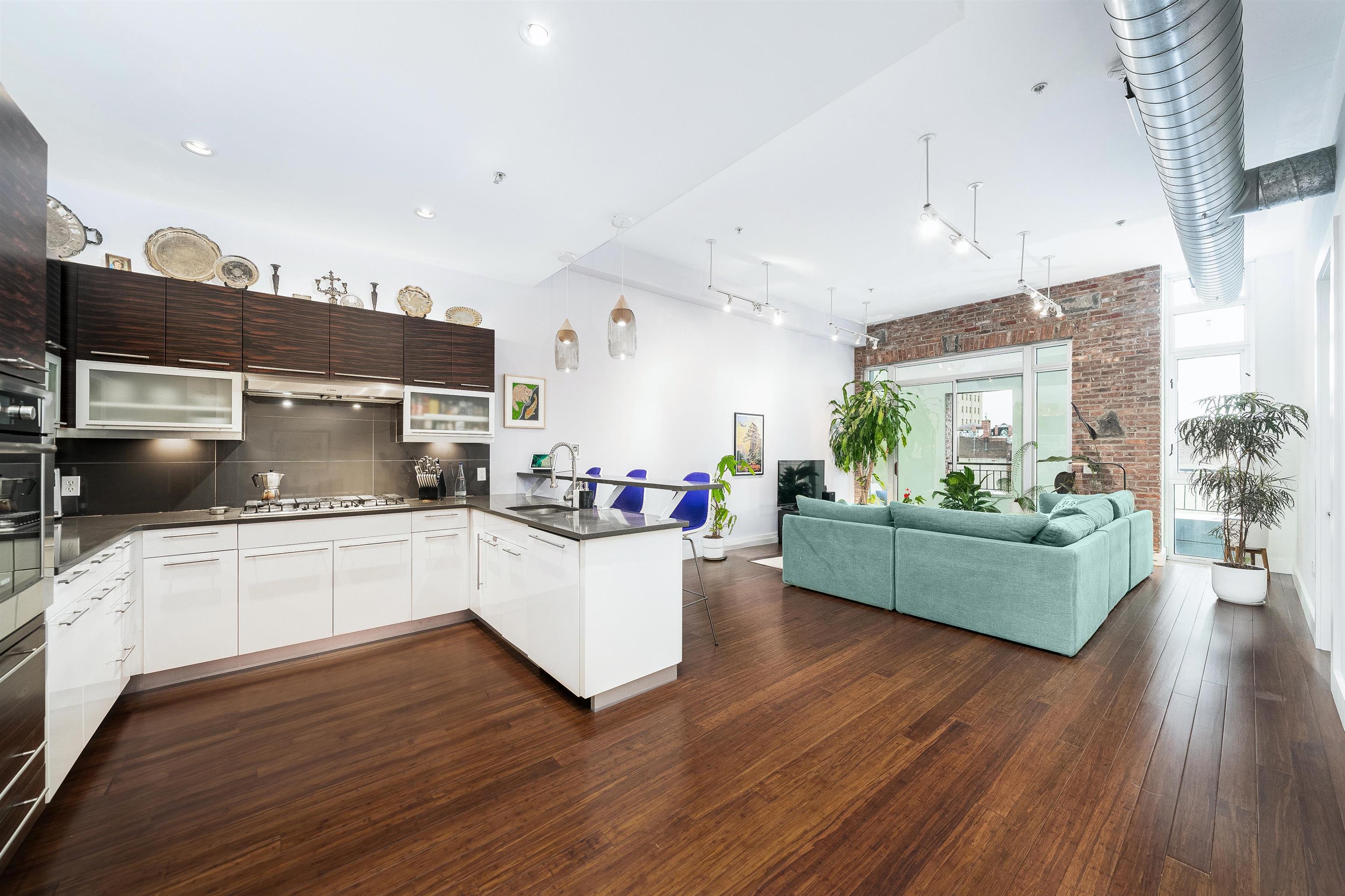 650 Montgomery St #402, Jersey City, New Jersey image 2