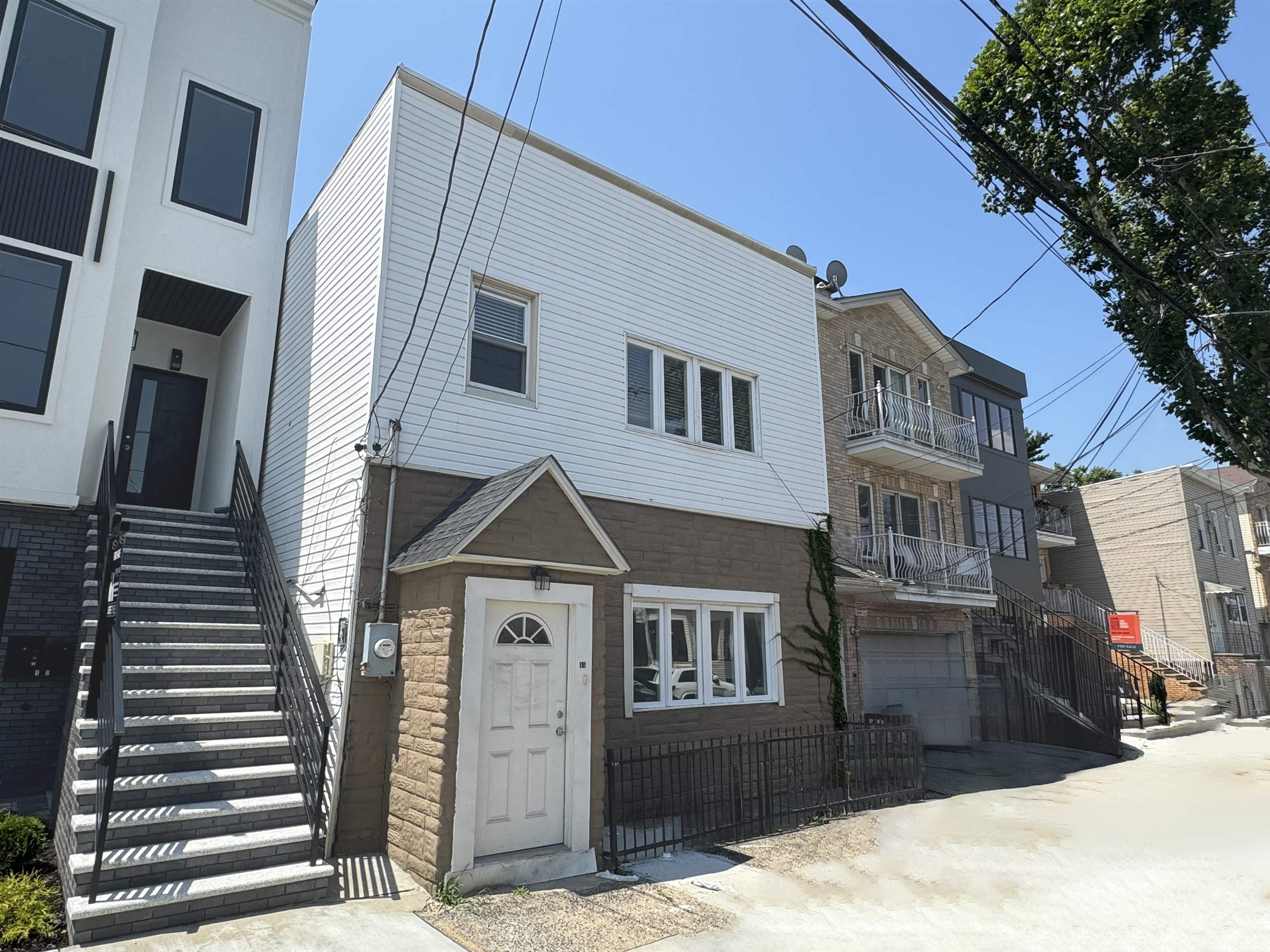 45 Grace St, Jersey City, New Jersey image 3