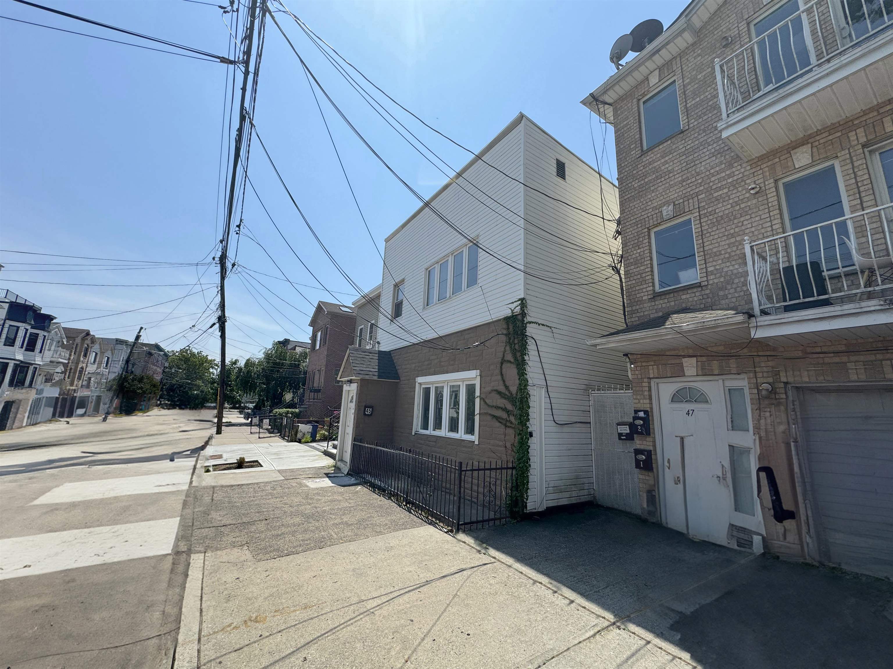 45 Grace St, Jersey City, New Jersey image 2