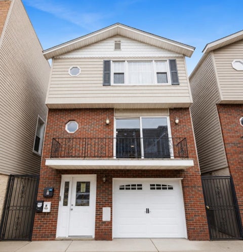 Homes For Rent - 510 Lincoln St #2<br/> Hudson County, Union City, NJ 07087