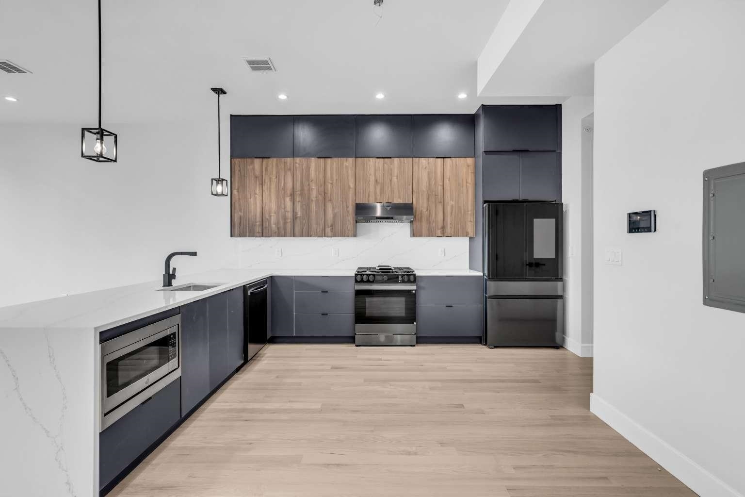165 DELAWARE AVE 2