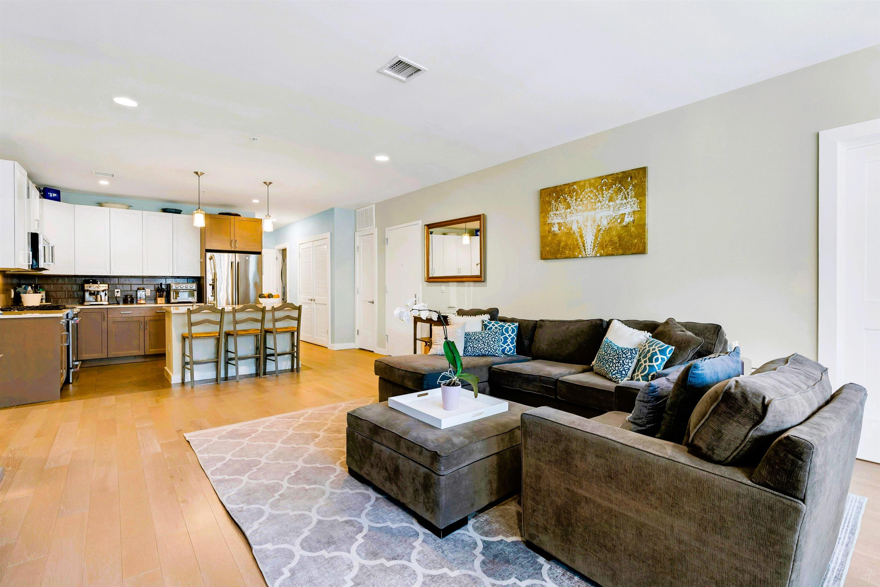 128 Harrison St #404R, Hoboken, New Jersey image 3