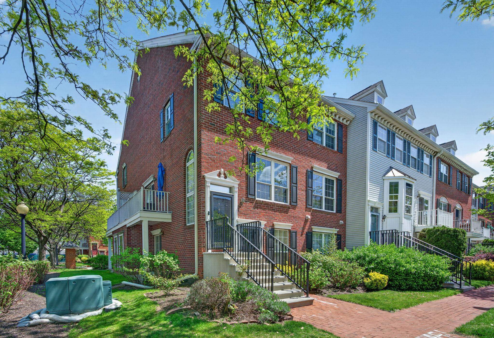 1 CYPRESS ST