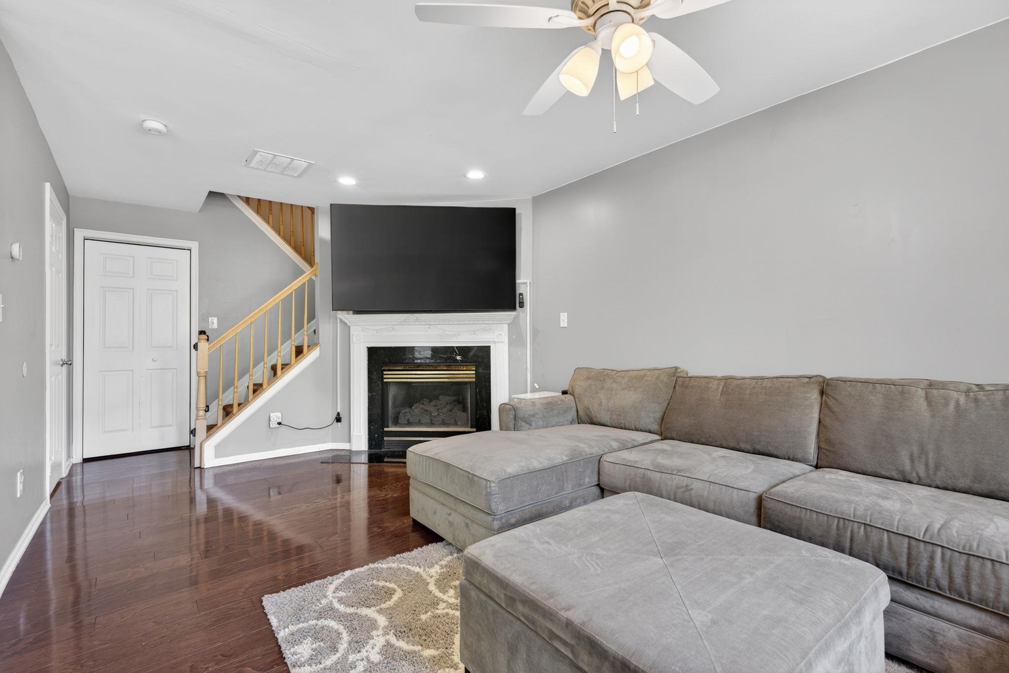 1 CYPRESS ST