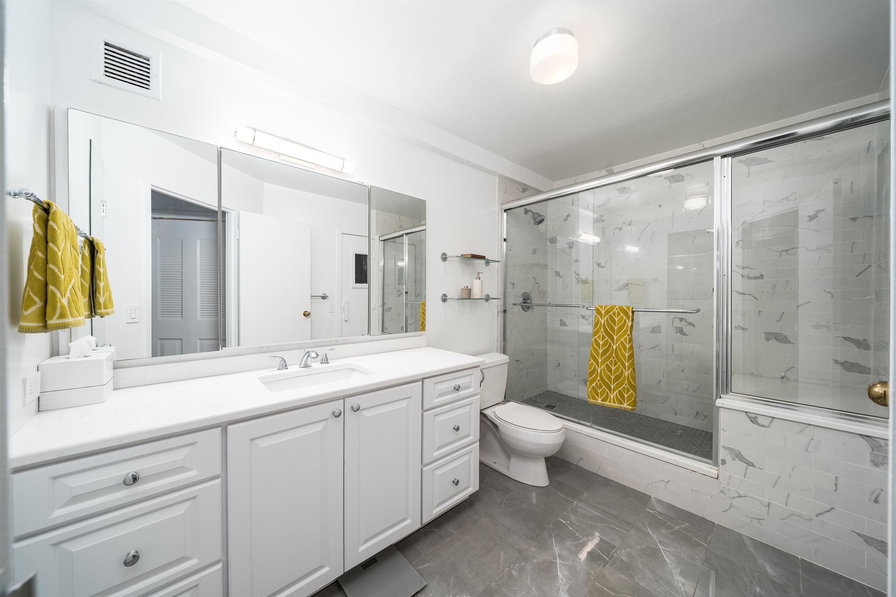 429 Harmon Cove Tower, Secaucus, New Jersey image 8