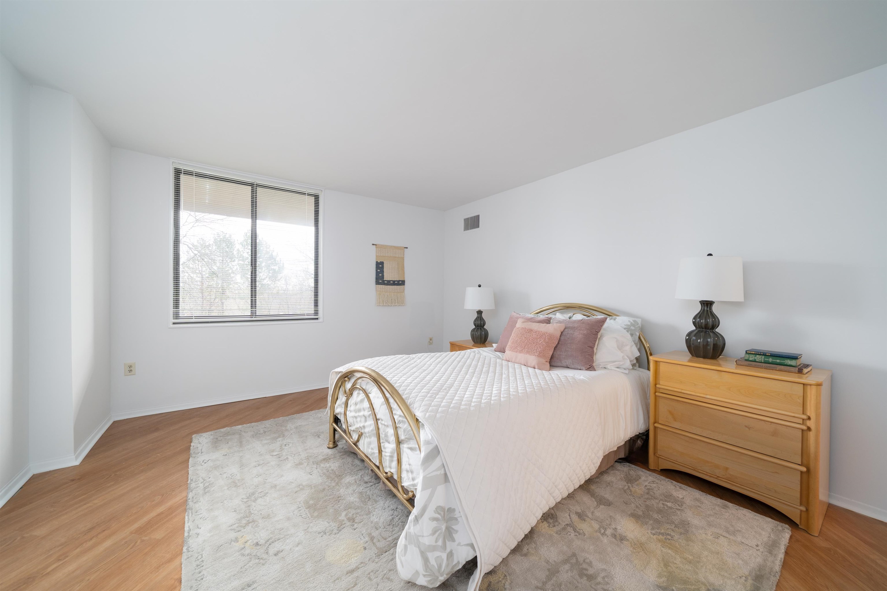 429 Harmon Cove Tower, Secaucus, New Jersey image 5
