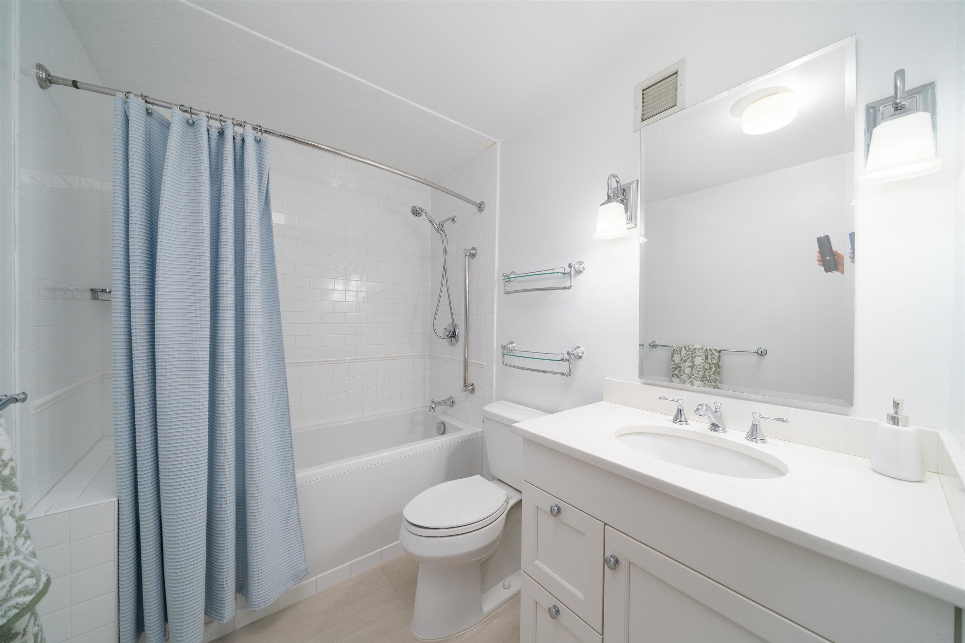 429 Harmon Cove Tower, Secaucus, New Jersey image 7