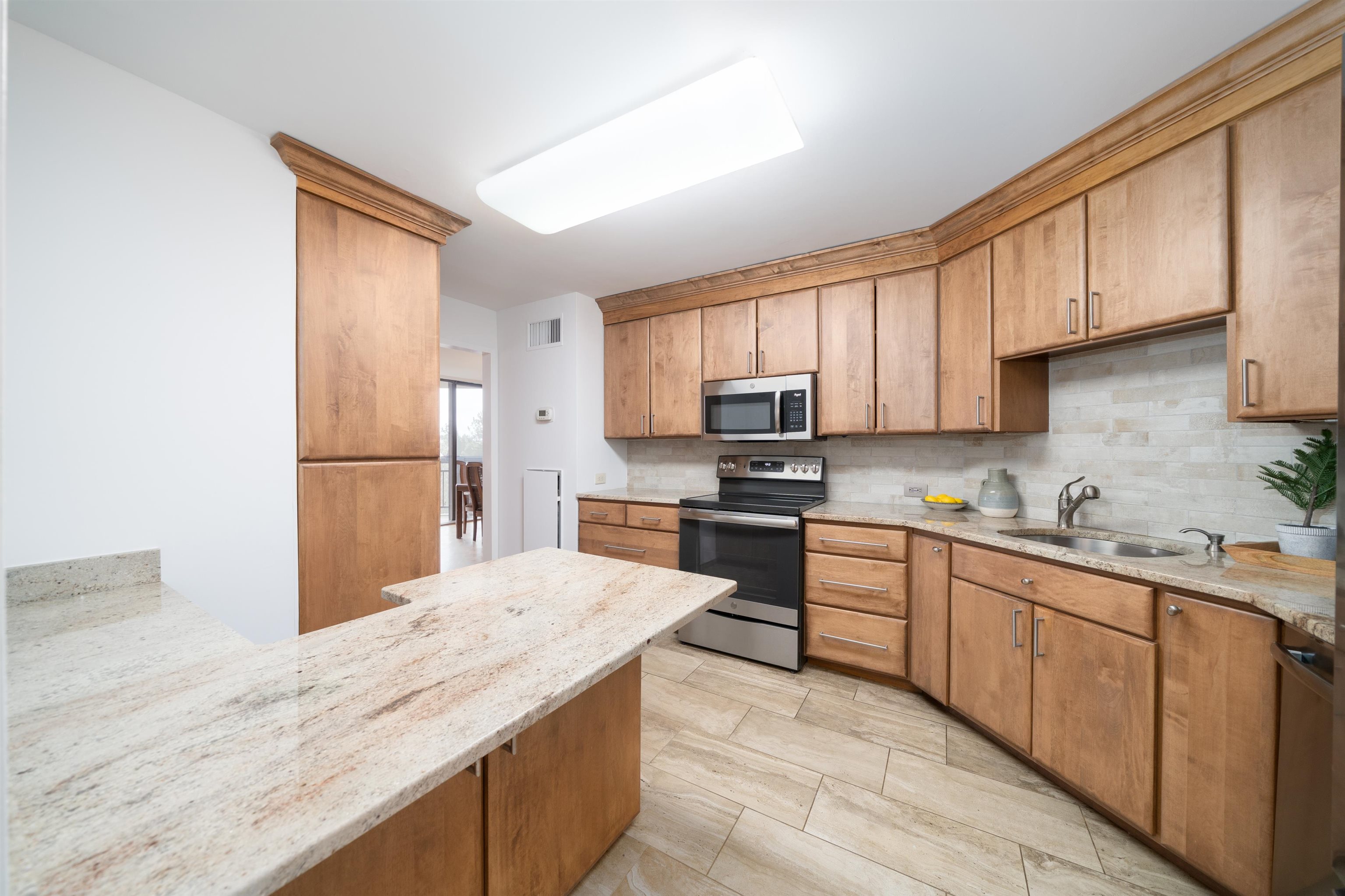 429 Harmon Cove Tower, Secaucus, New Jersey image 14