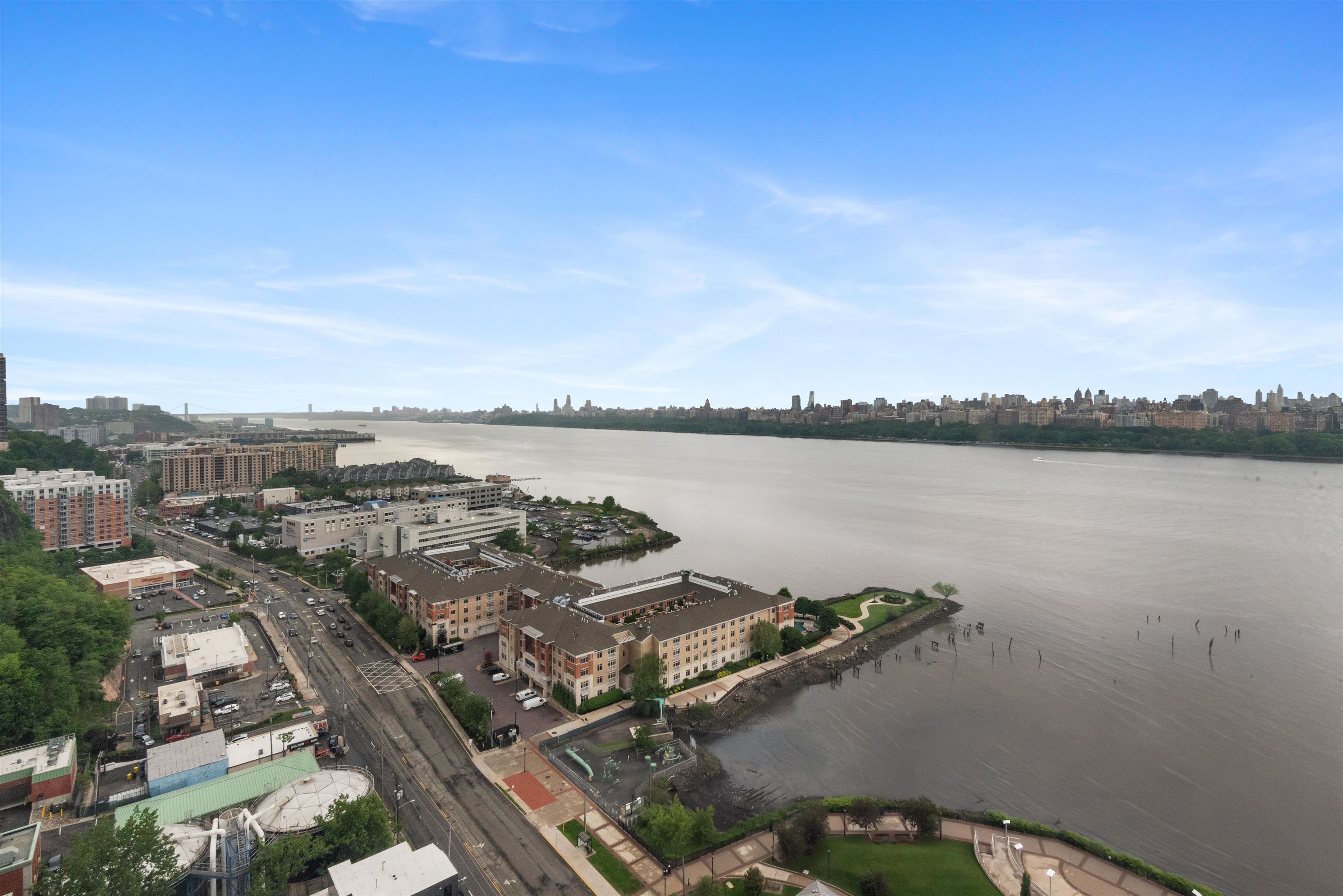 7004 Blvd East #28C, Guttenberg, New Jersey image 5