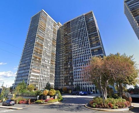 Condo For Sale - 300 Winston Dr #210<br/> Cliffside Park, NJ 07010