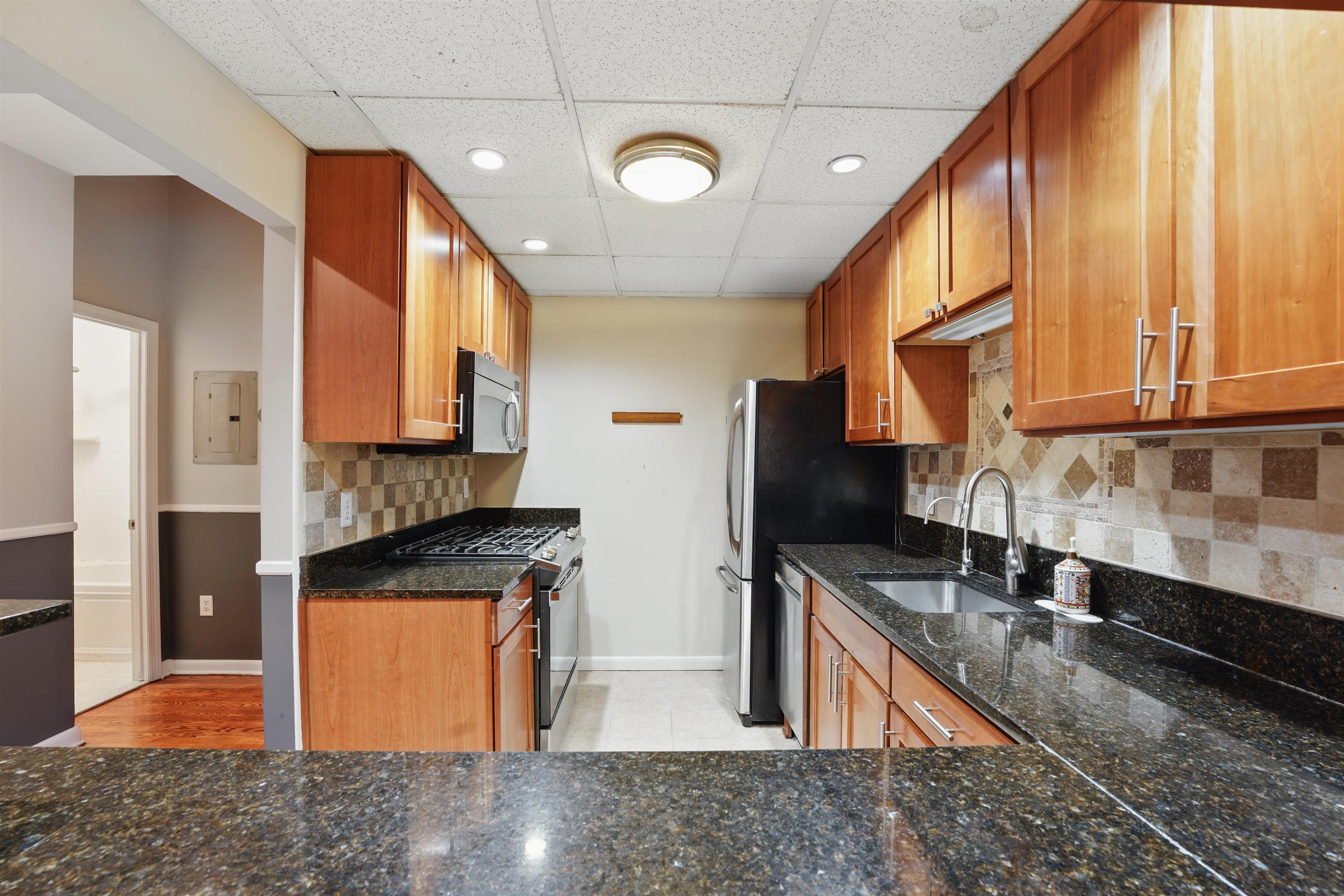 187 Wayne St #208C, Jersey City, New Jersey image 6