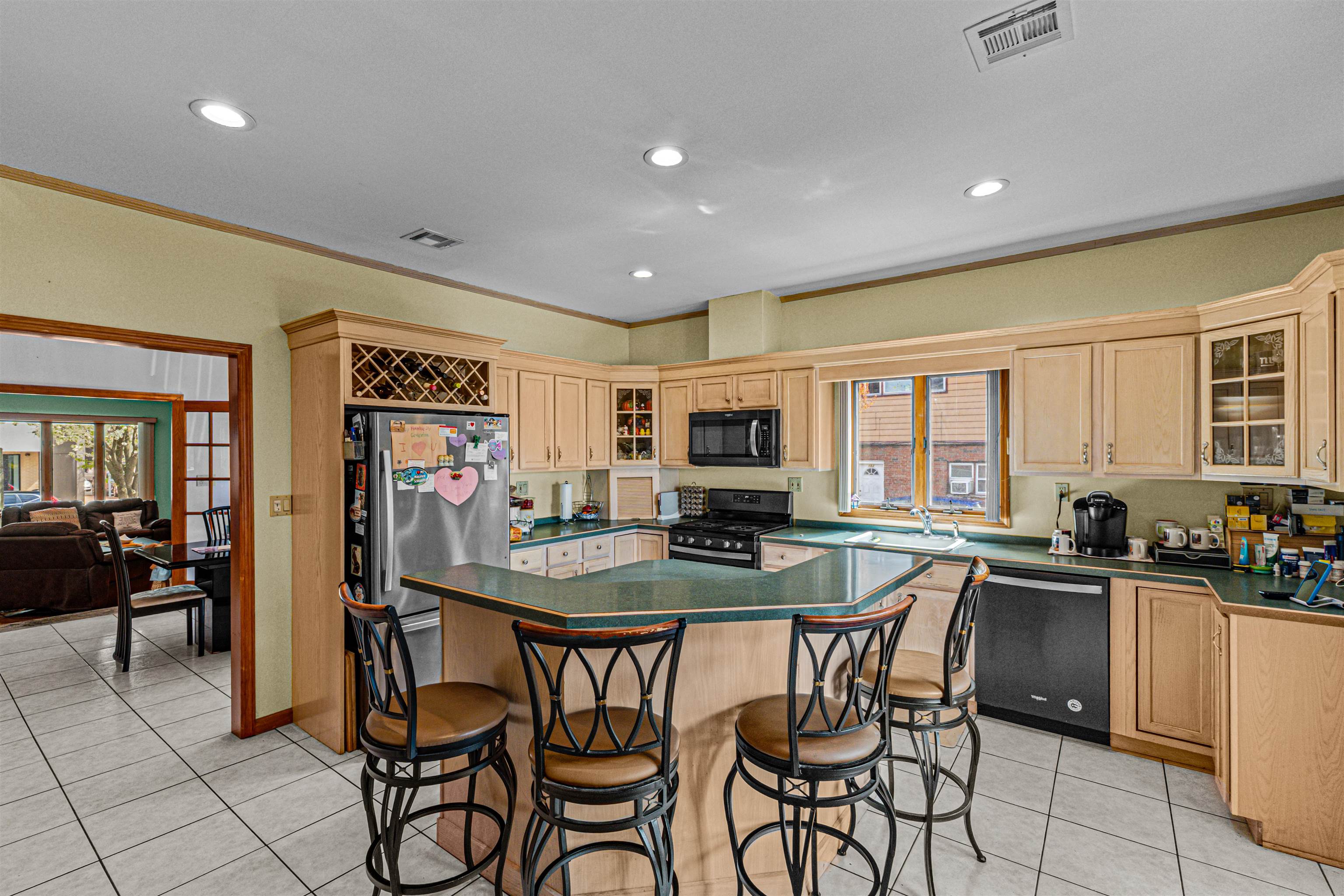 155 Avenue F, Bayonne, New Jersey image 39