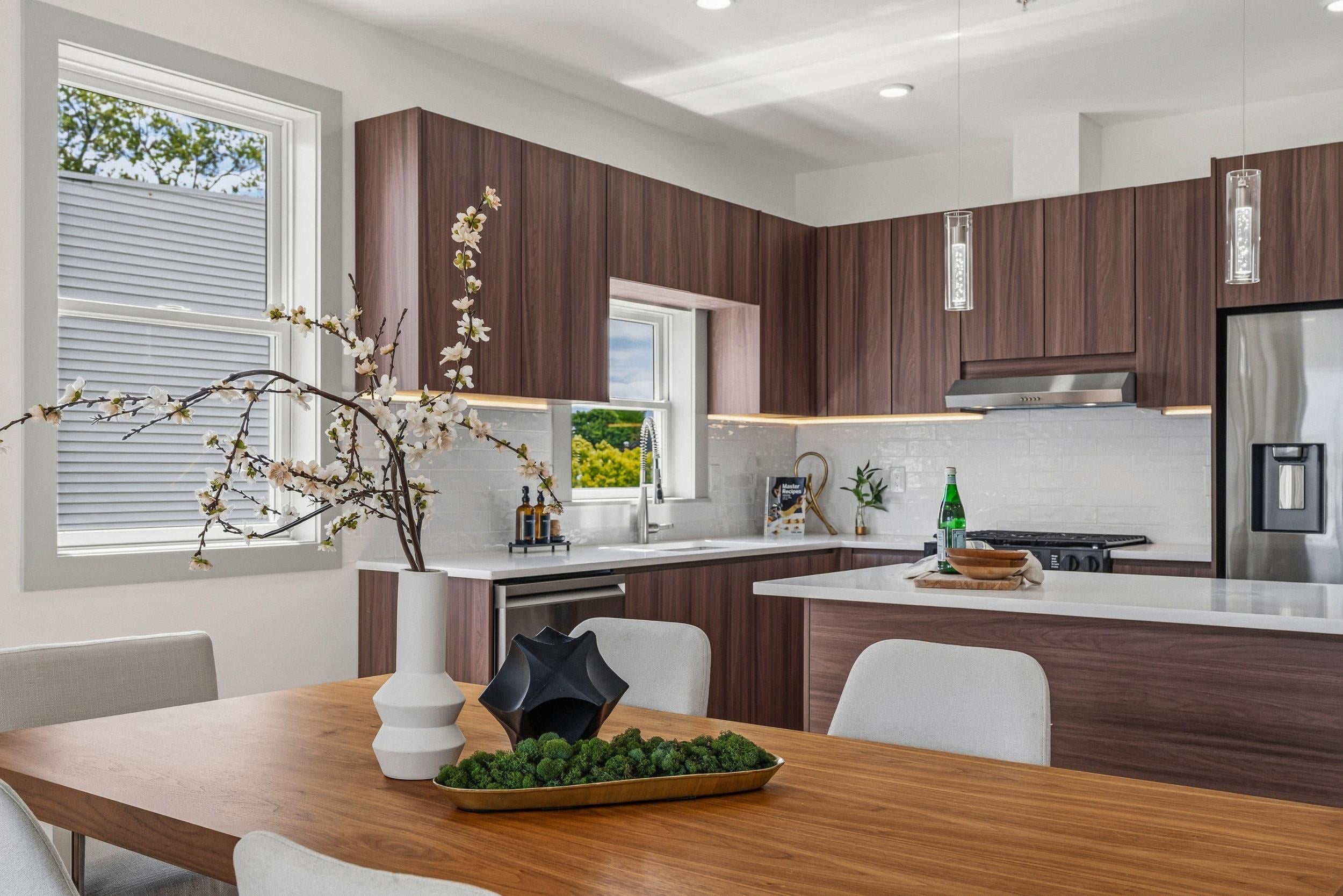 161 WOODLAWN AVE 3