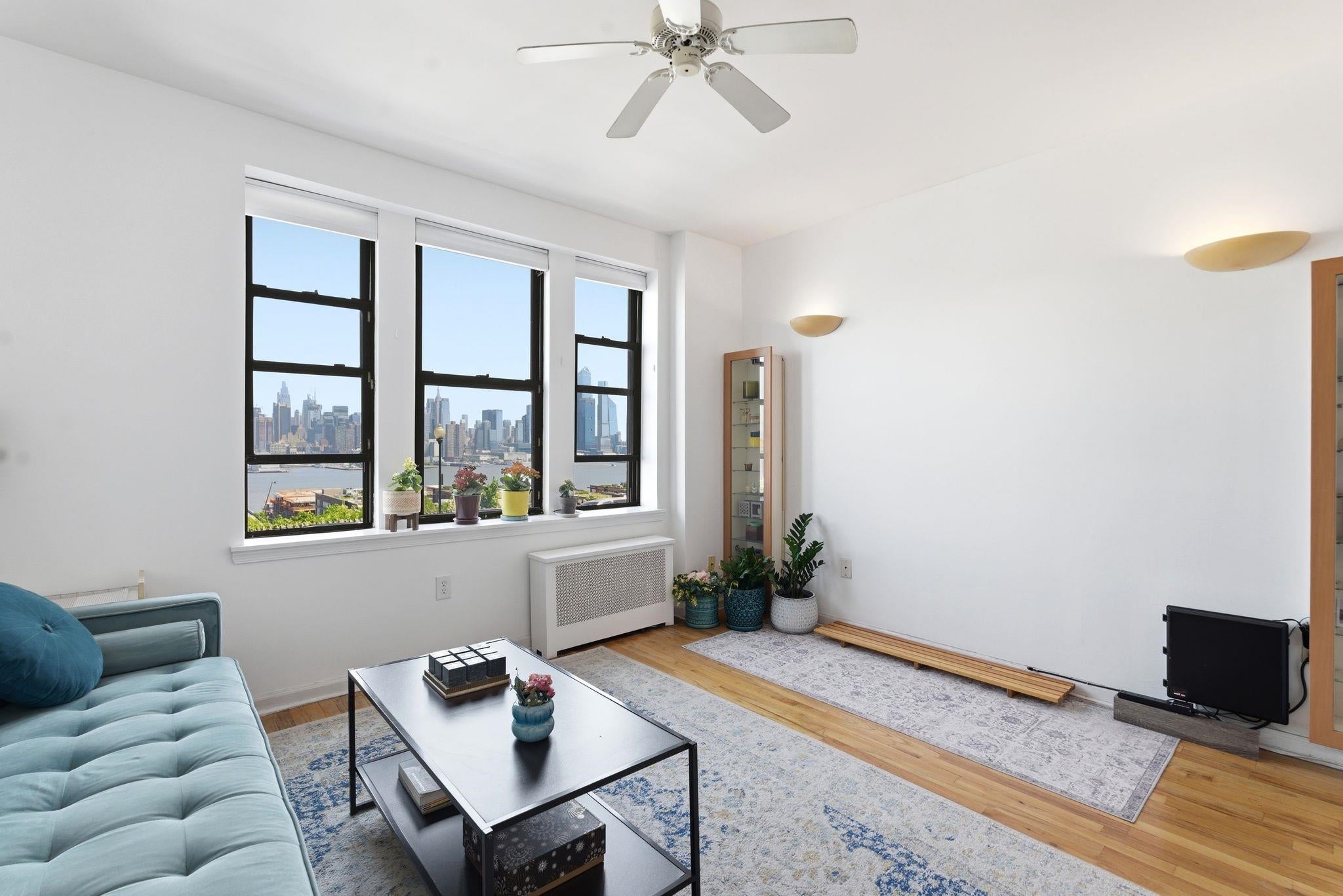 883 BLVD EAST 1F