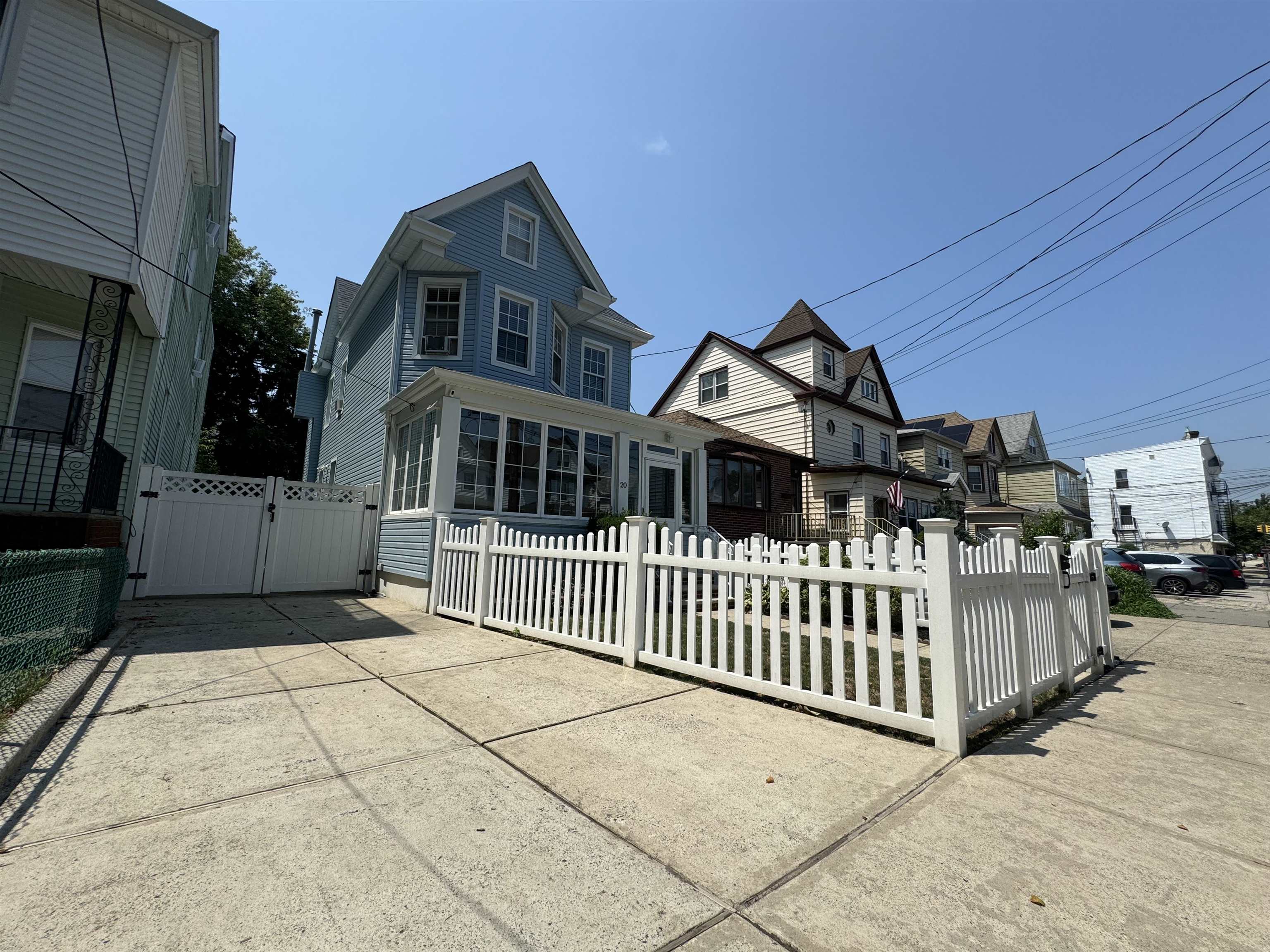 20 East 39th St, Bayonne, New Jersey image 2