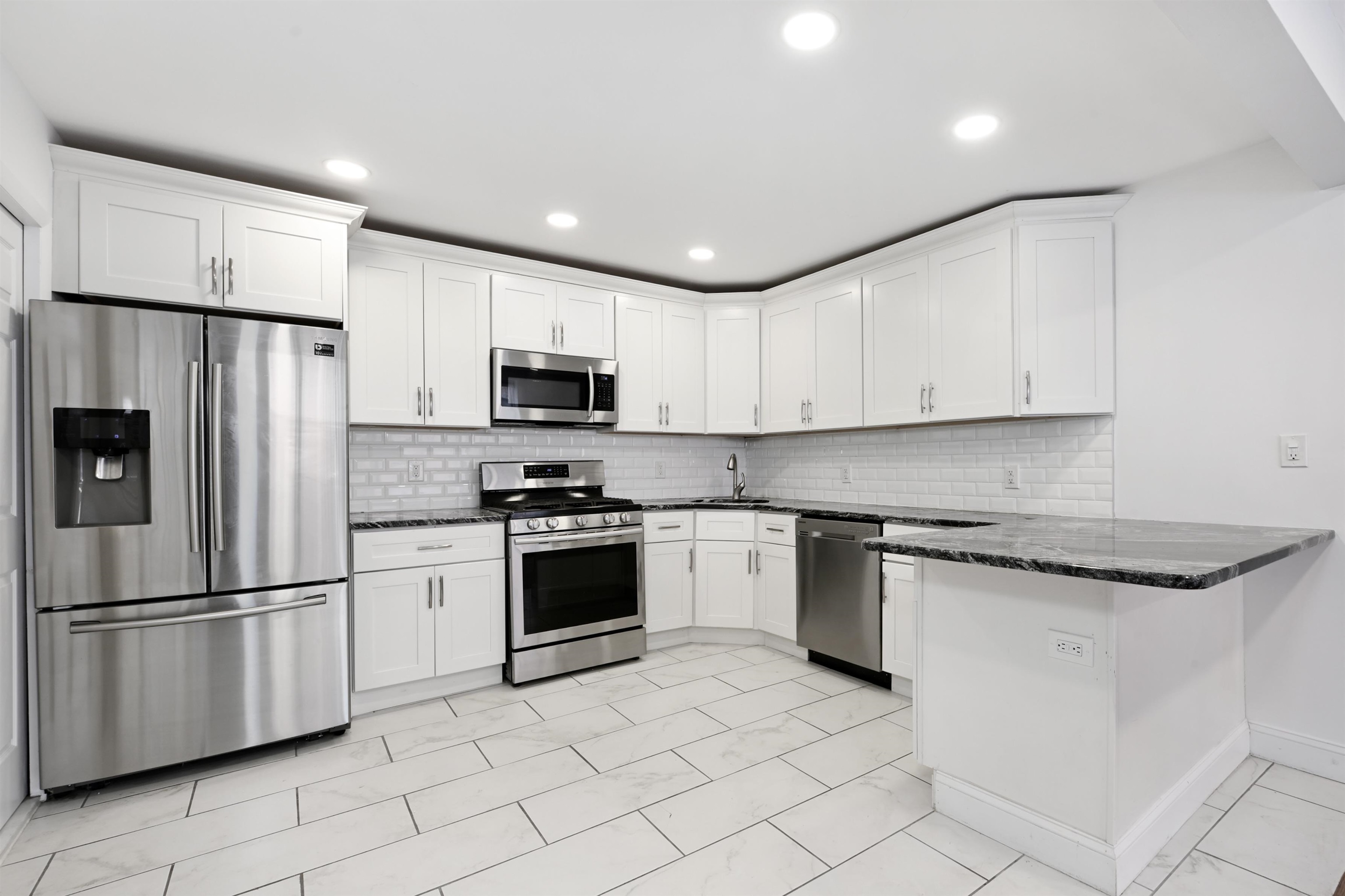 301 1st St #1, Hoboken, New Jersey image 2