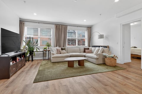 Homes For Rent - 140 Union Ct #202<br/> Union City, NJ 07087