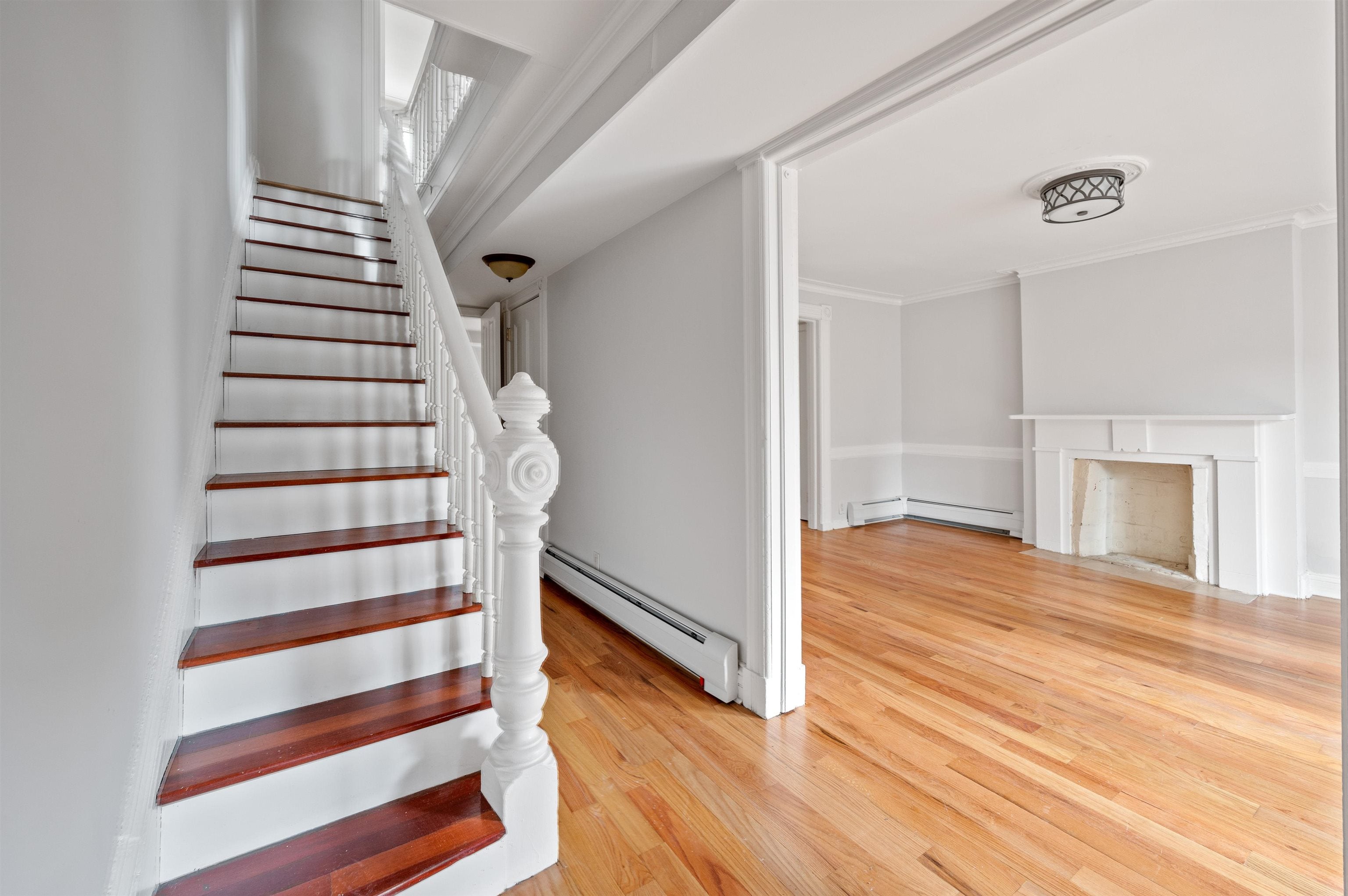 22 COTTAGE ST