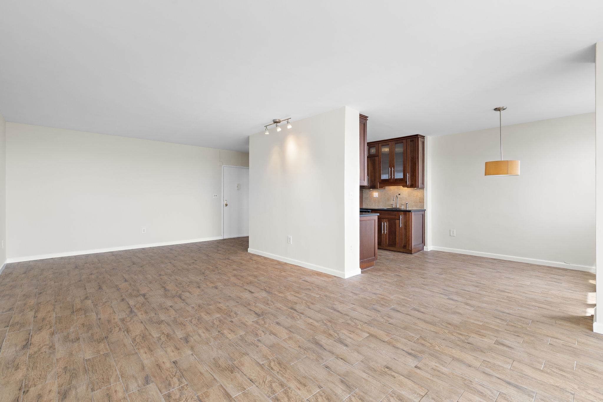 380 Mountain Rd #914, Union City, New Jersey image 3