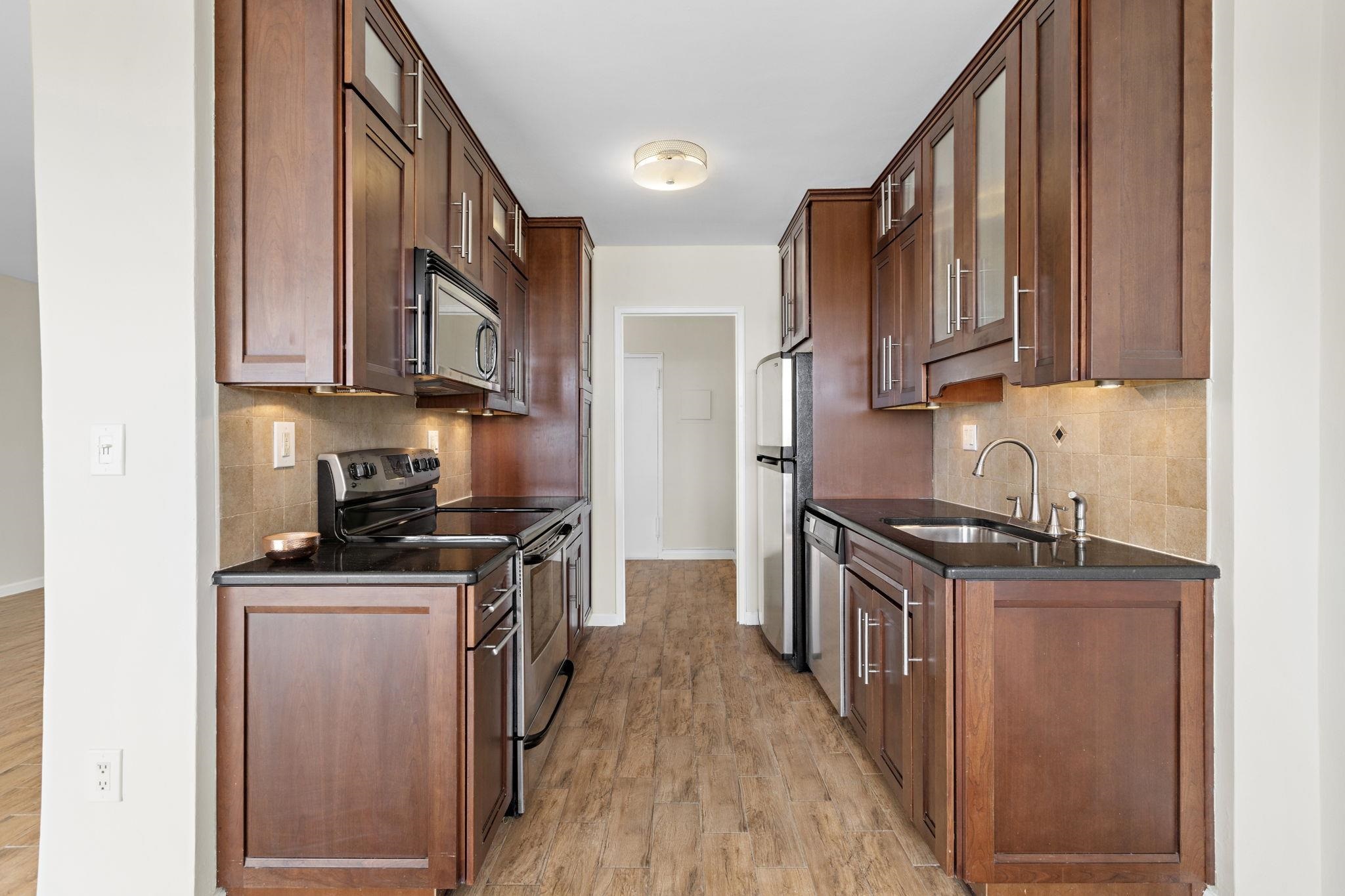 380 Mountain Rd #914, Union City, New Jersey image 8