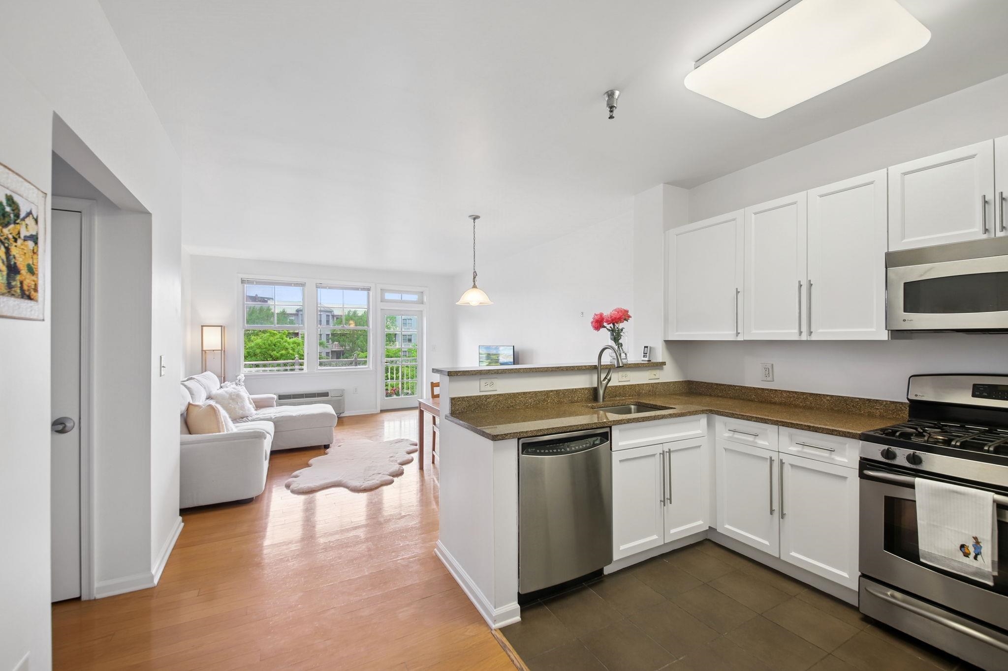 30 Freedom Way #306, Jersey City, New Jersey image 1