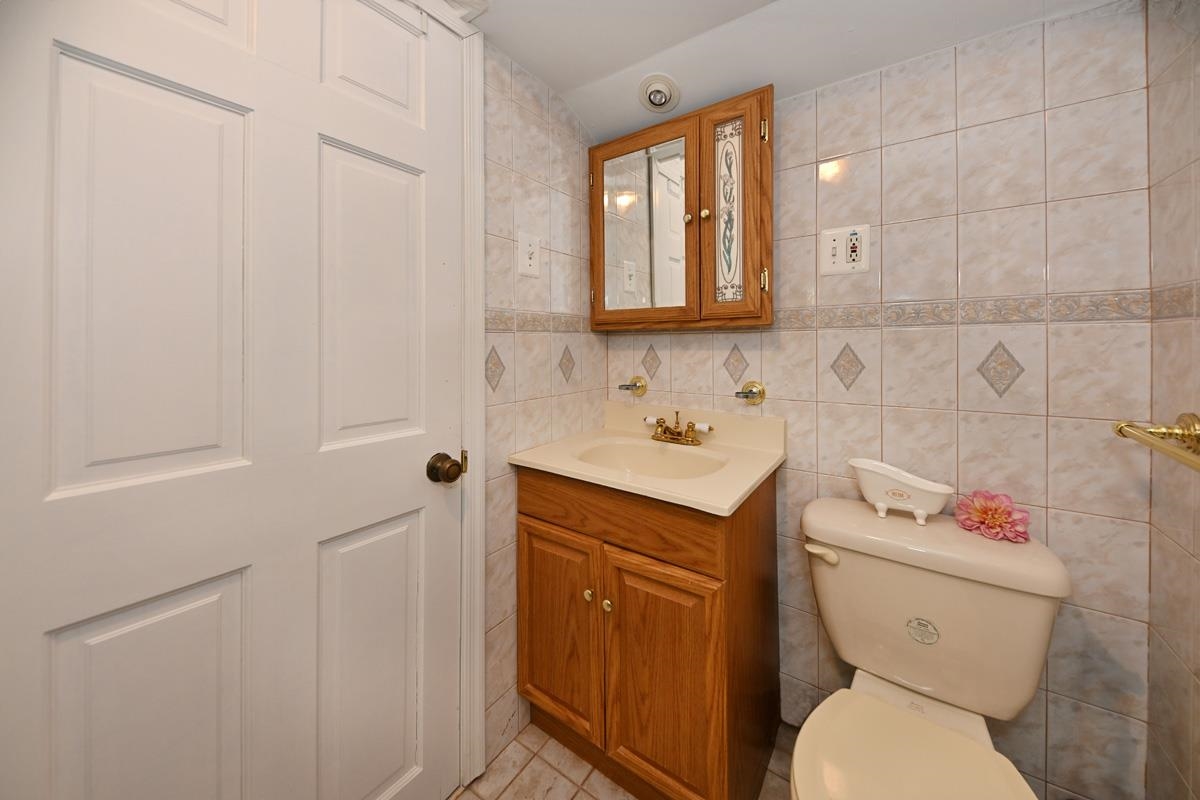 133 Marks Pl, North Bergen, New Jersey image 22