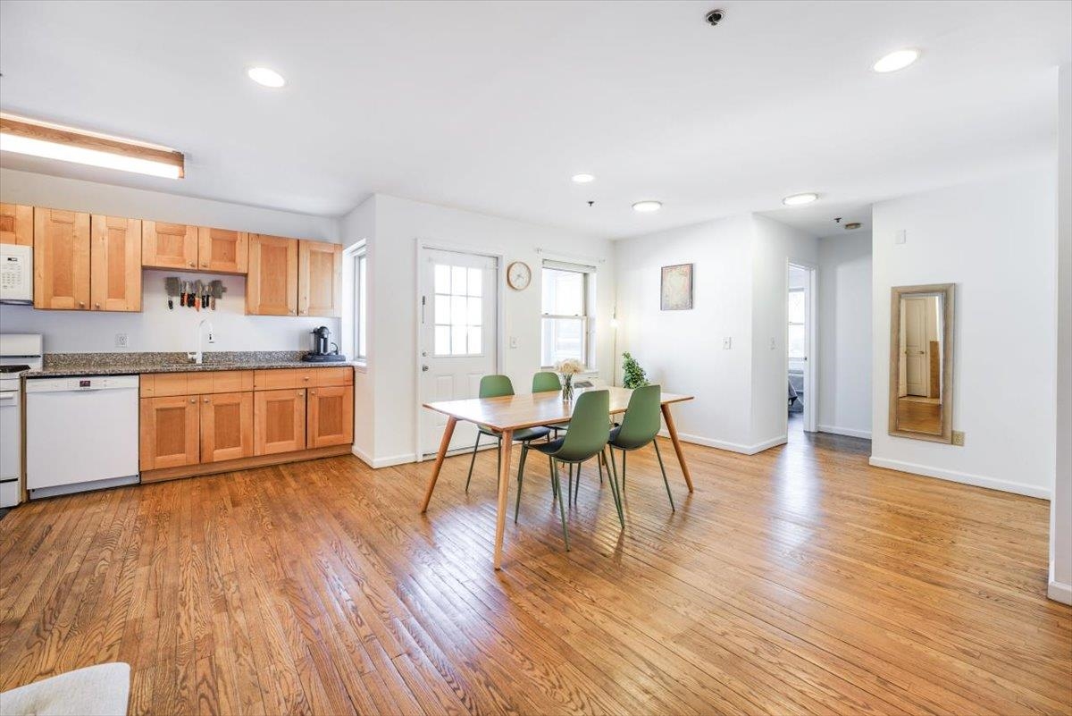 206 36th St #203, Union City, New Jersey image 3