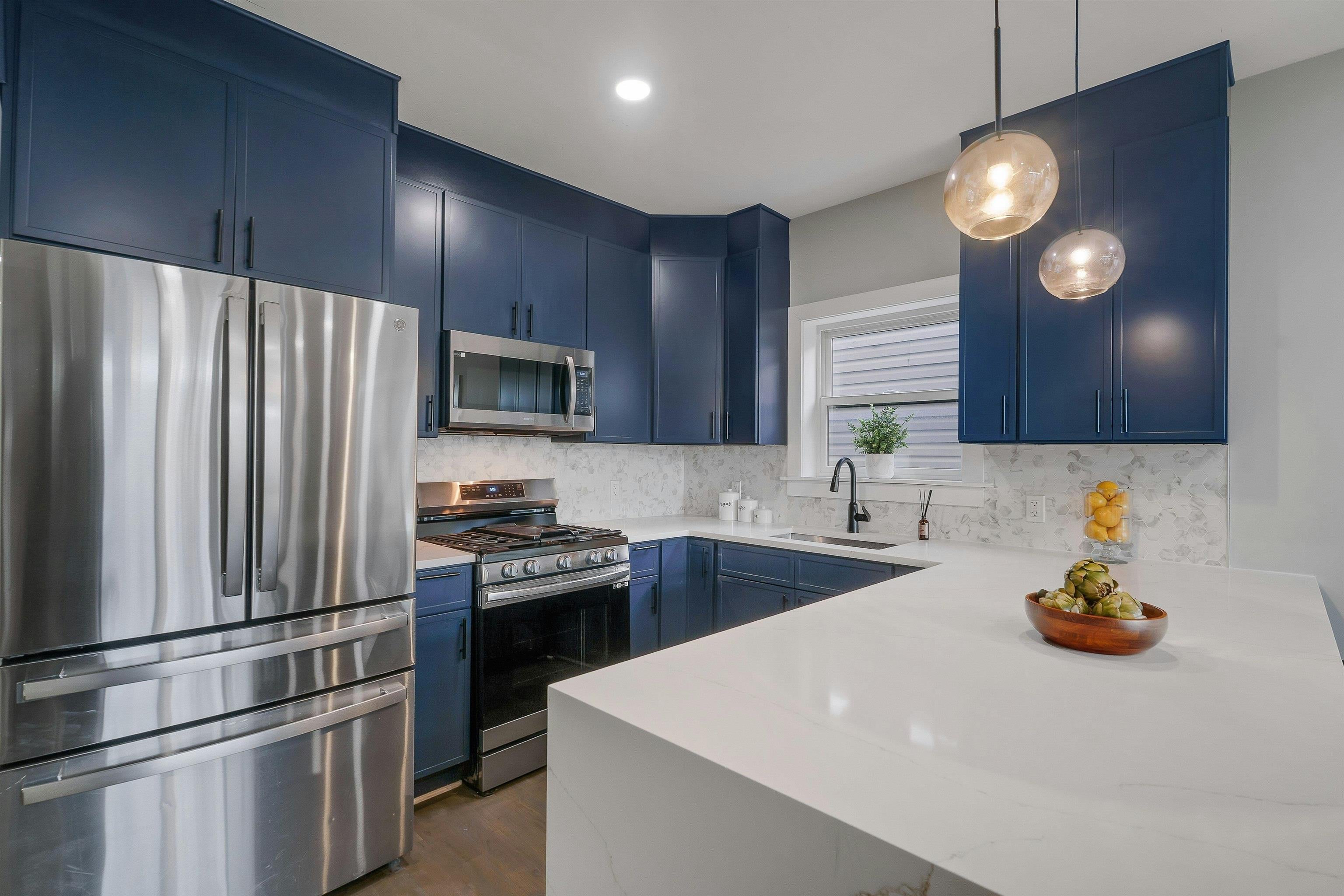 76 CORBIN AVE 2B