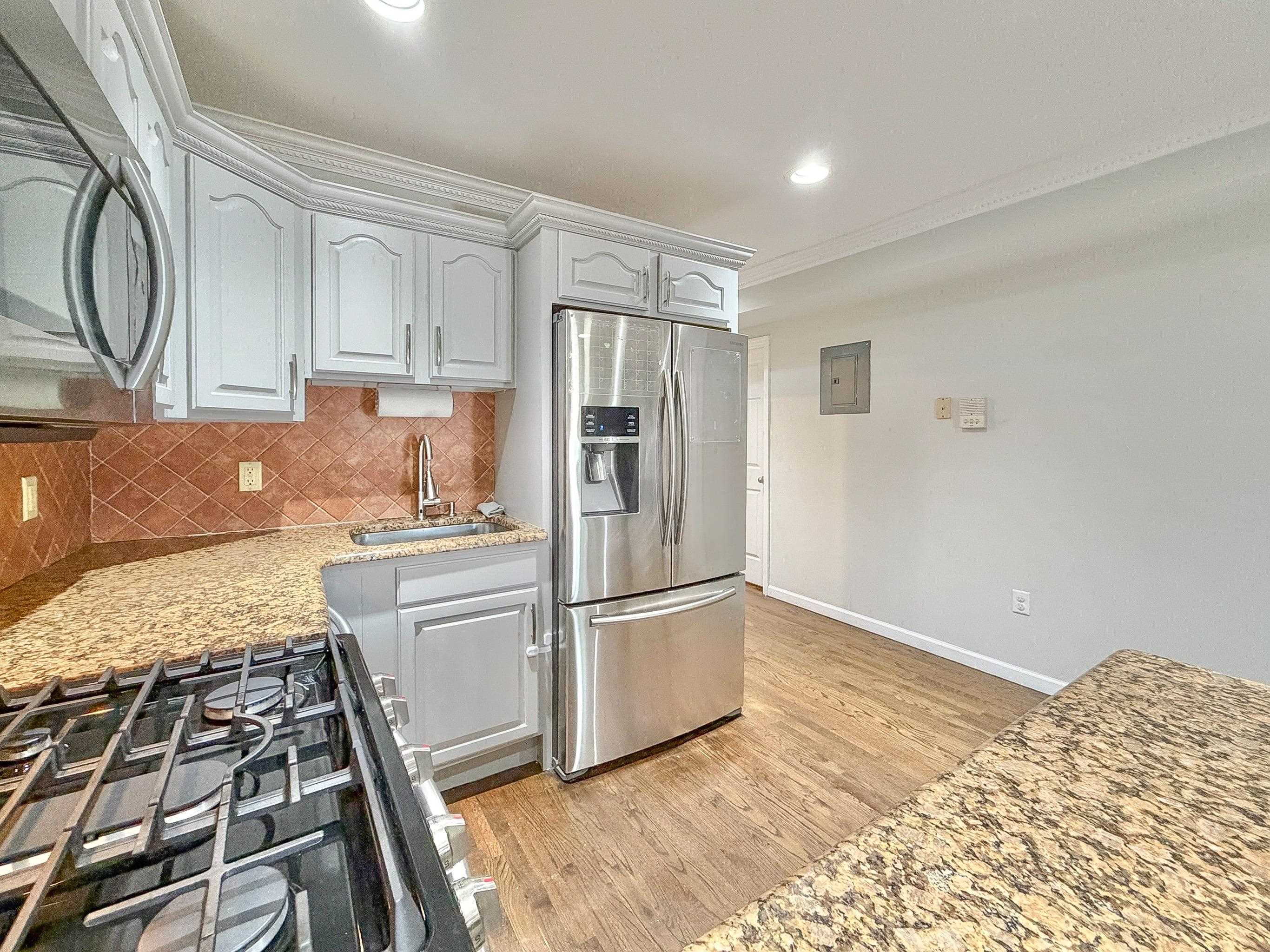 15 JEFFERSON AVE 2B