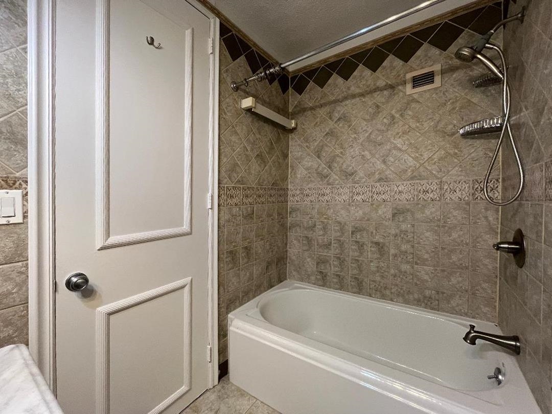 7004 Blvd East #18D, Guttenberg, New Jersey image 16