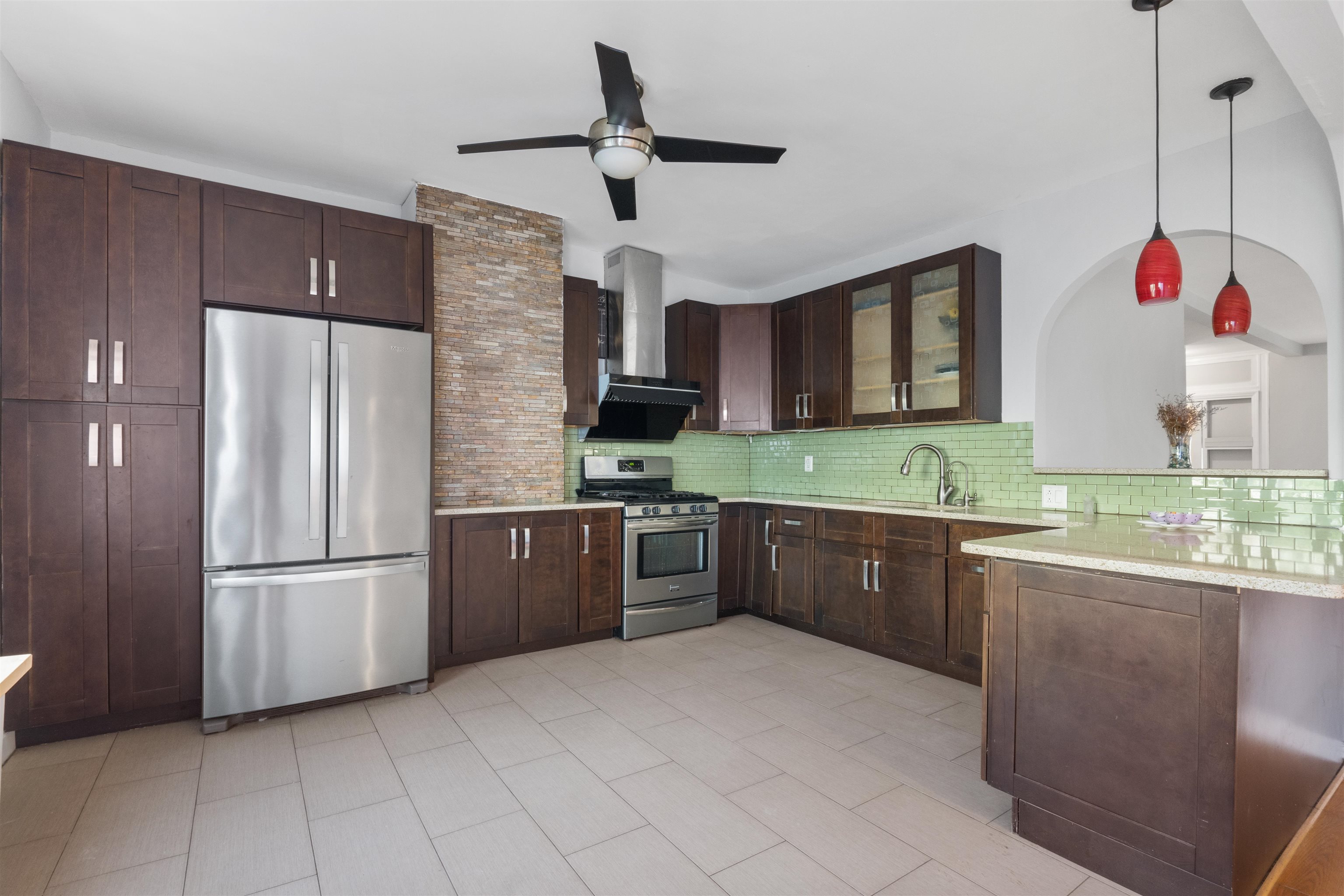 232 Centre Ave, Secaucus, New Jersey image 18