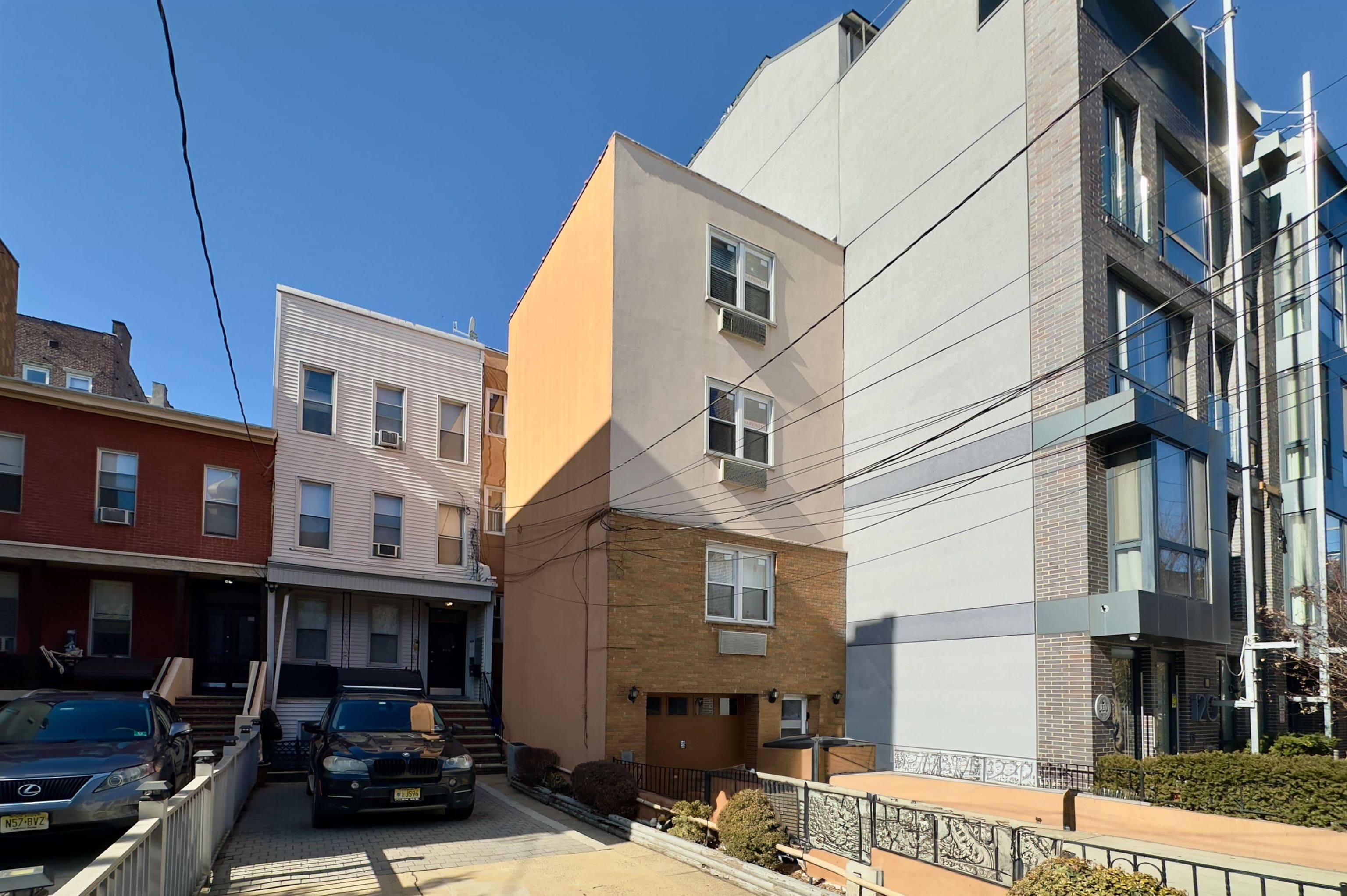 118 PARK AVE