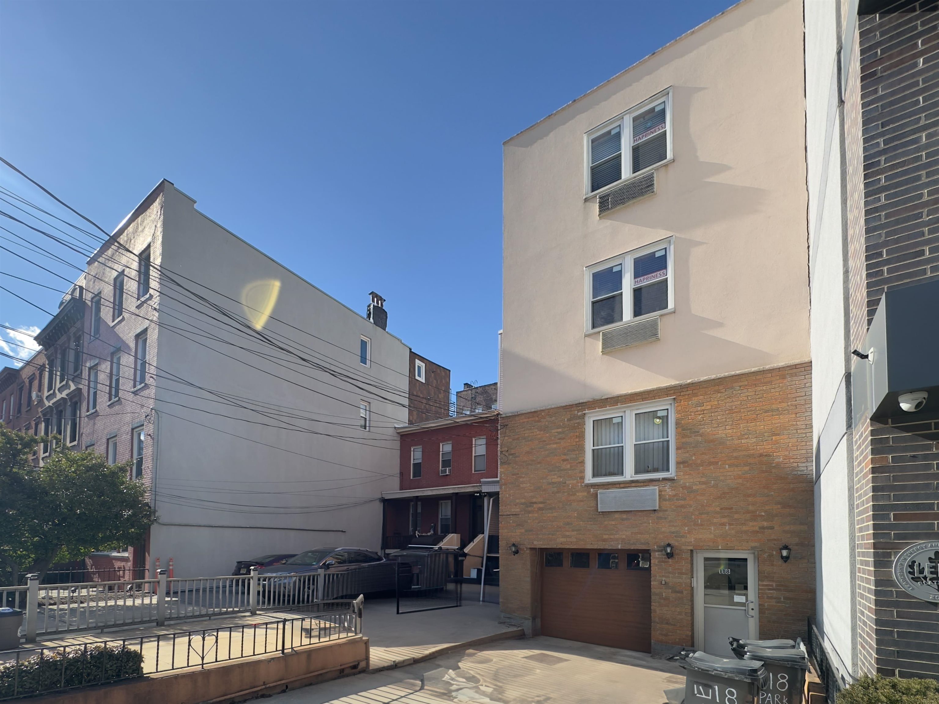 118 PARK AVE