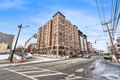 Condo For Sale - 4301 Park Ave #6E<br/> Union City, NJ 07087