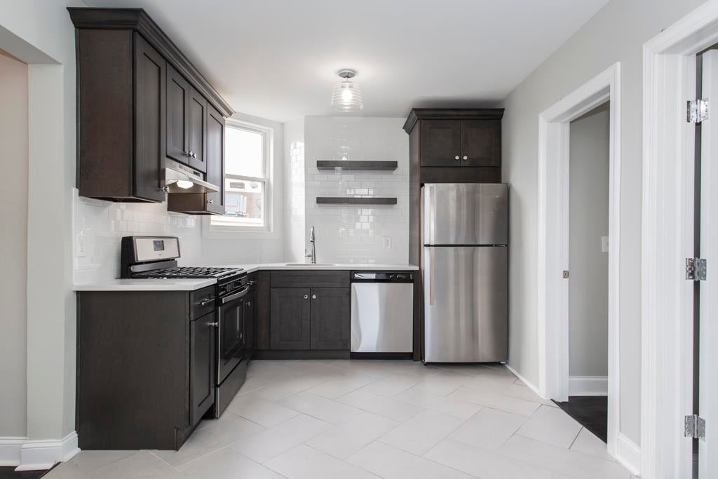 73-75 WRIGHT AVE 3
