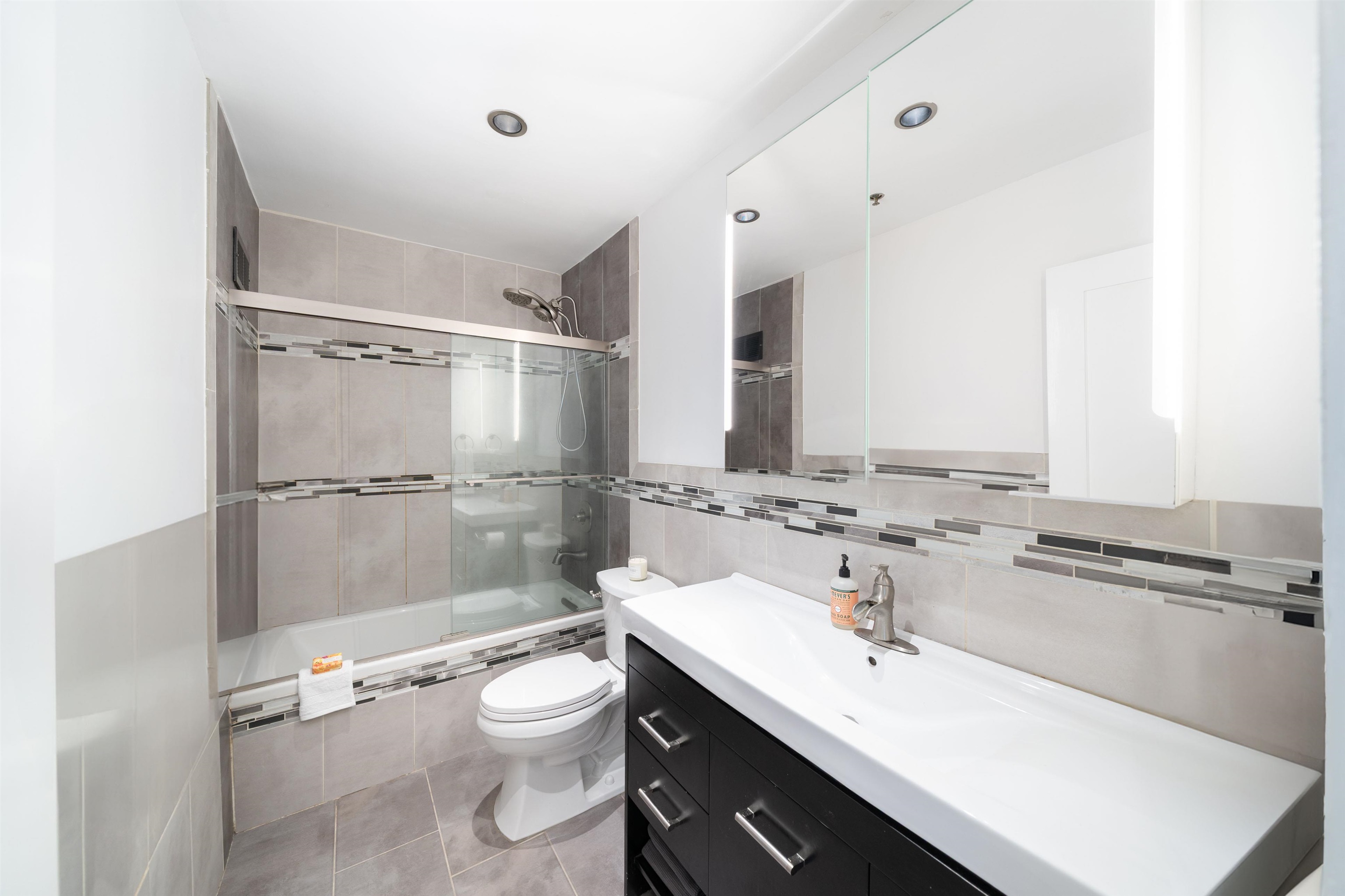 11 Cuneo Pl #3D, Jersey City, New Jersey image 18