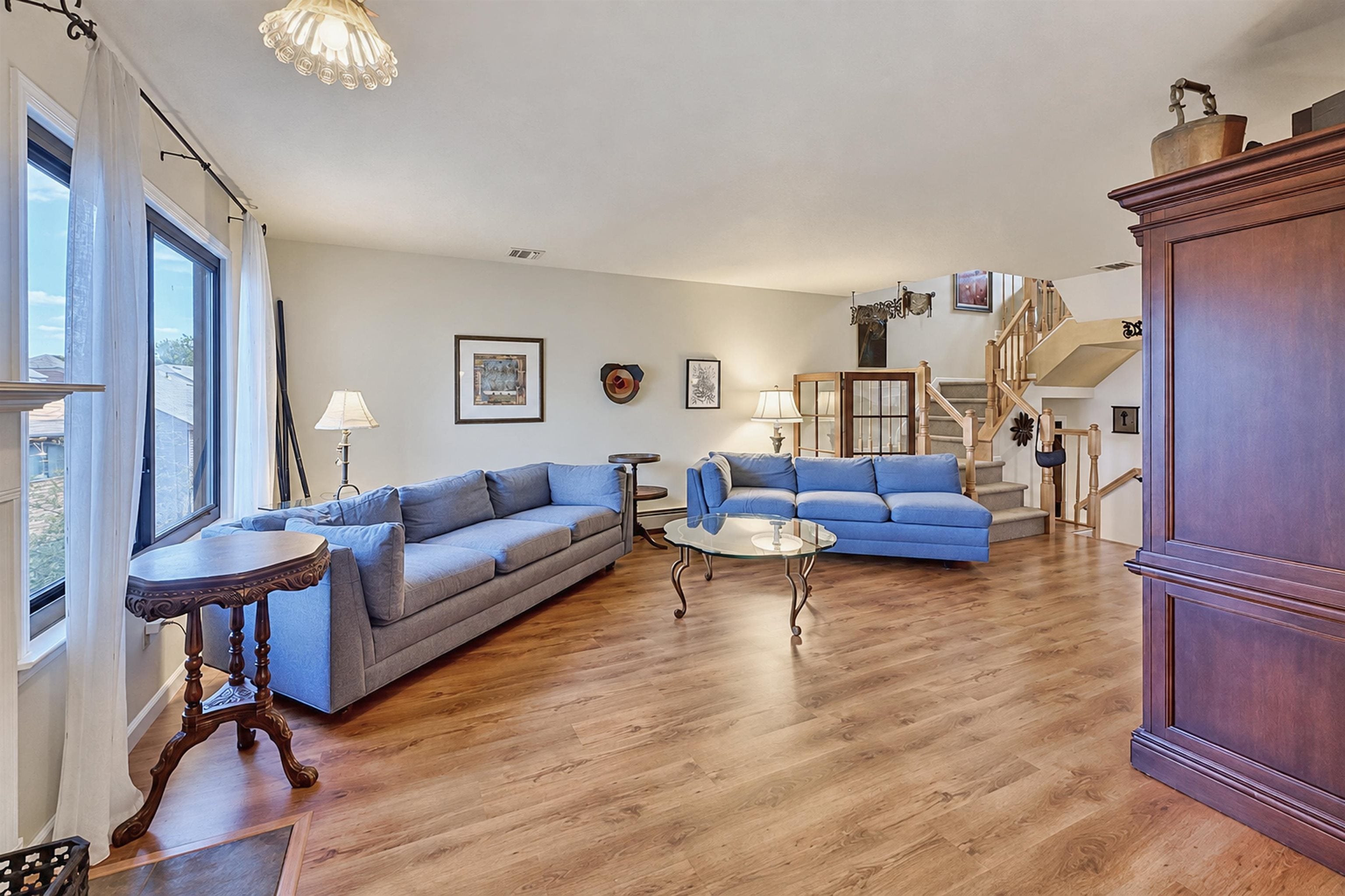 44 HICKORY HILL CT