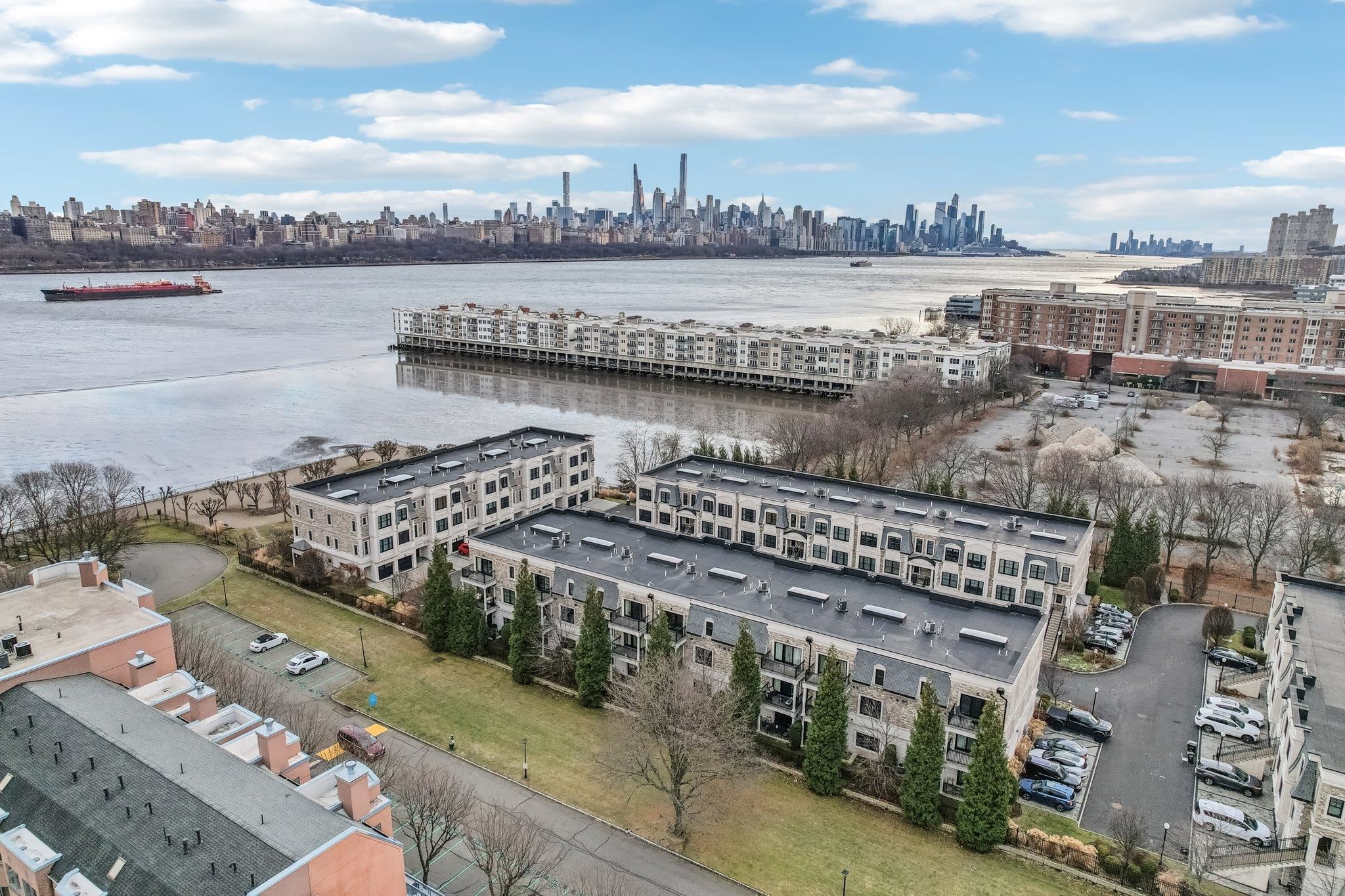 21 Marquis Court #21, Edgewater, New Jersey image 27