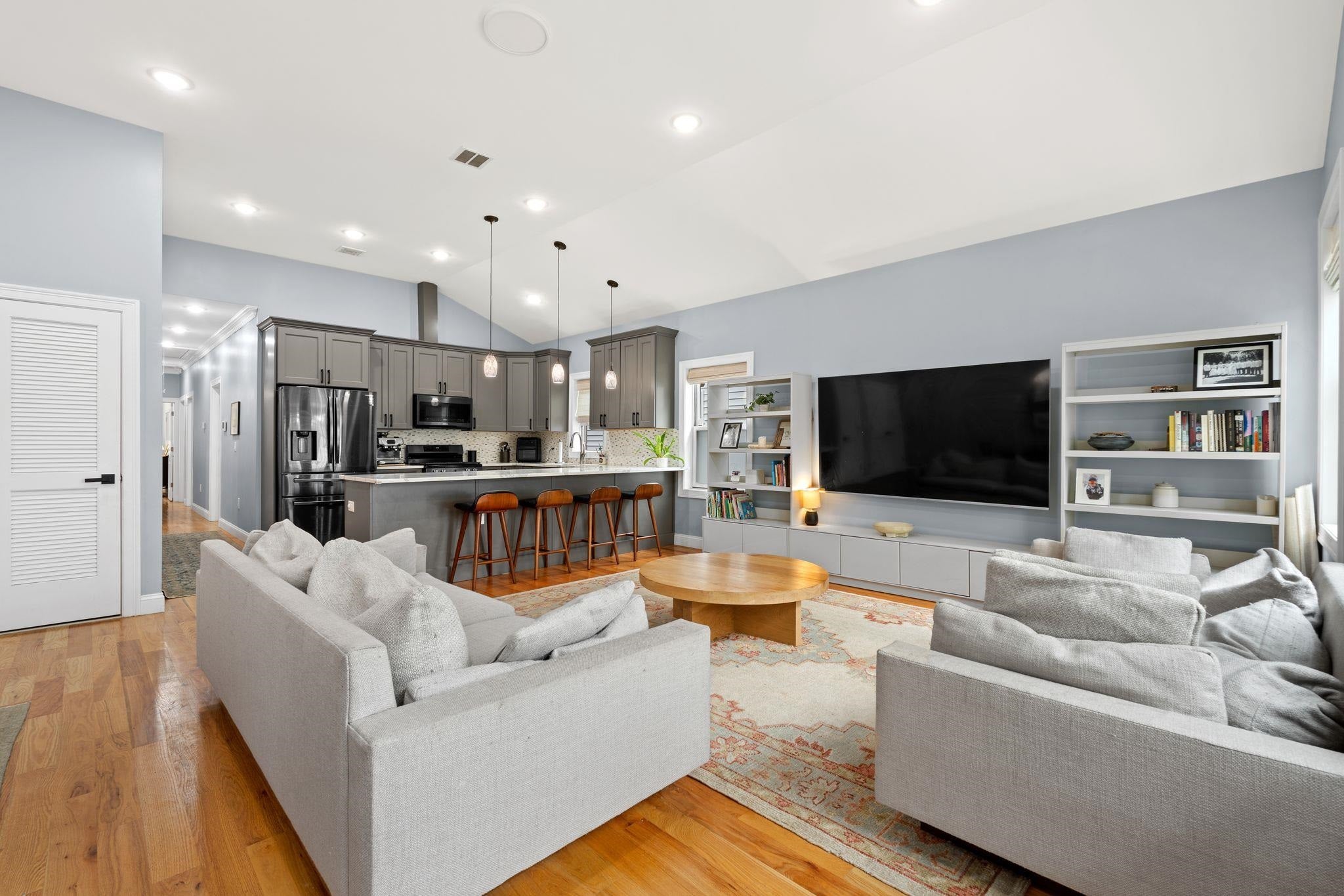 455 MALLORY AVE