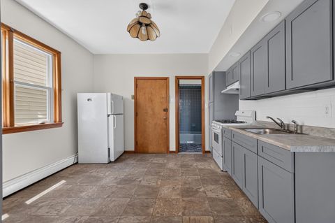 Homes For Rent - 25 West 15th St #4<br/> Bayonne, NJ 07002