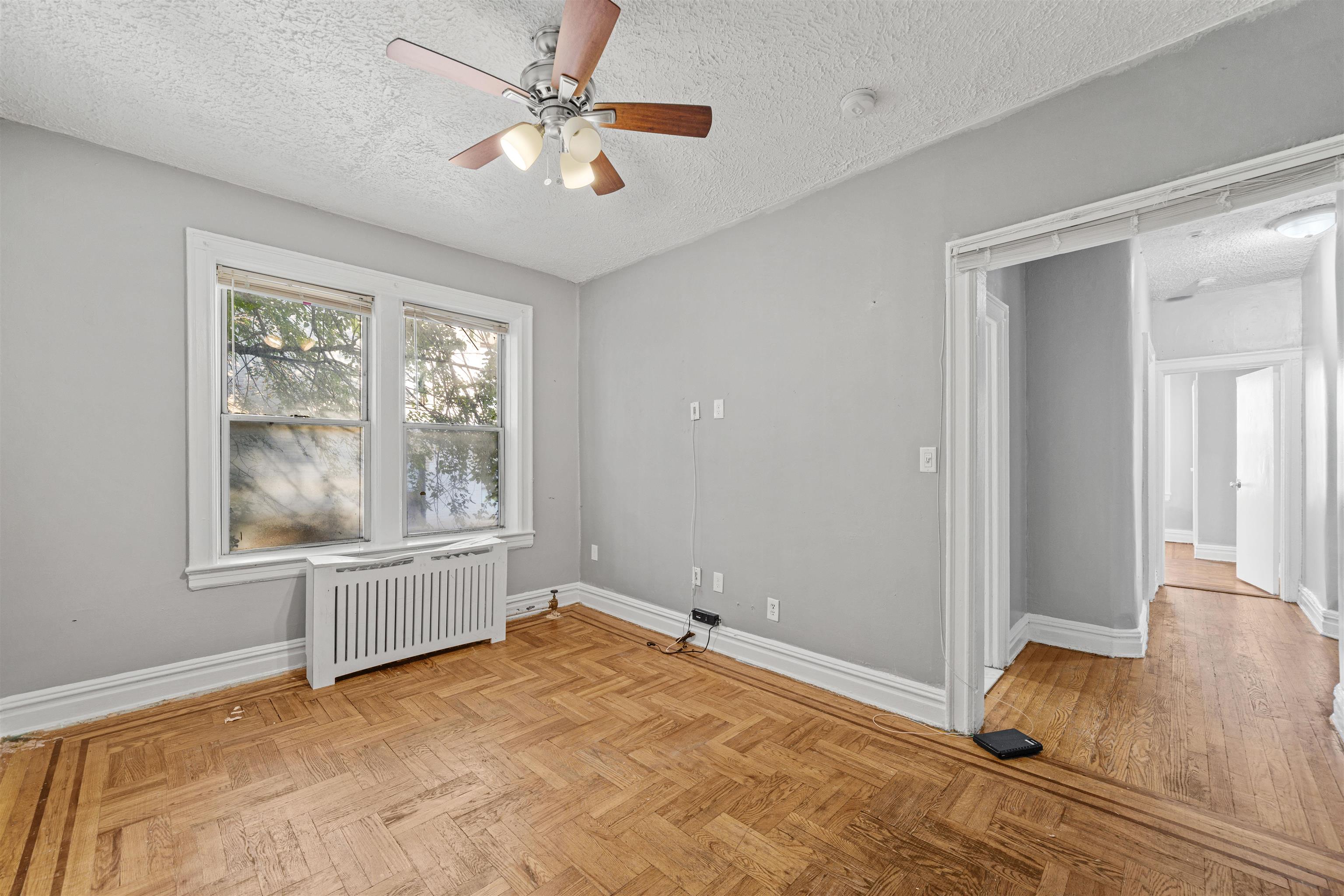 Search Homes 4 118 CORBIN AVE