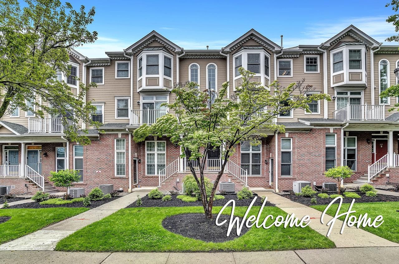 274 Roslyn Ct, West New York, New Jersey image 1