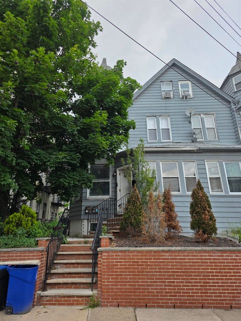 Multifamily For Rent - 47 West 35th St #1<br/> Bayonne, NJ 07002