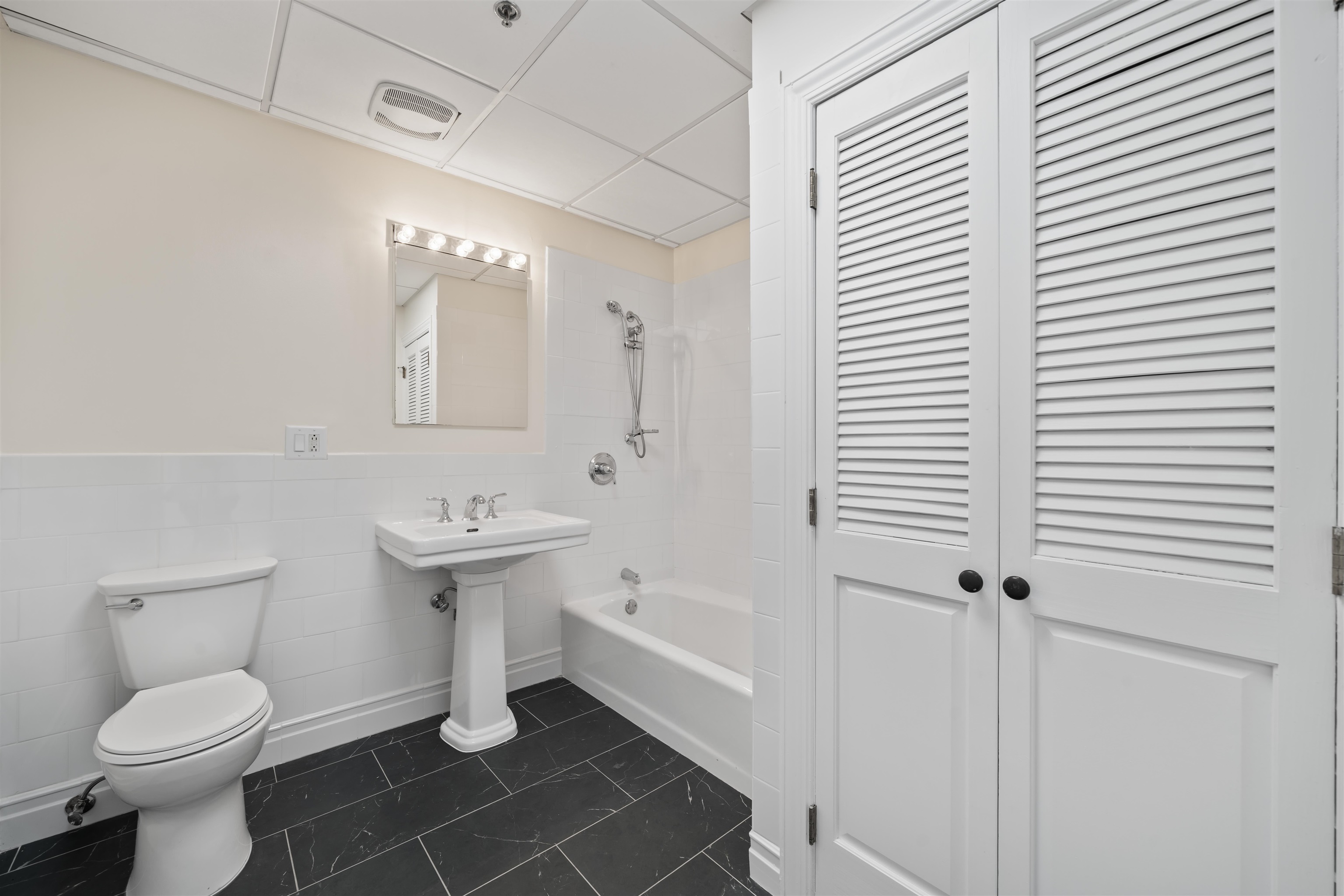300 Communipaw Ave #122, Jersey City, New Jersey image 17