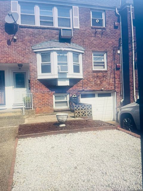 Homes For Rent - 30 Briarwood Rd #2<br/> Jersey City, NJ 07305