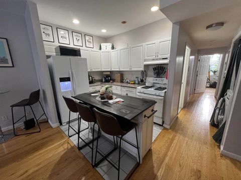 Condo For Rent - 806 Washington St #2<br/> Hoboken, NJ 07030