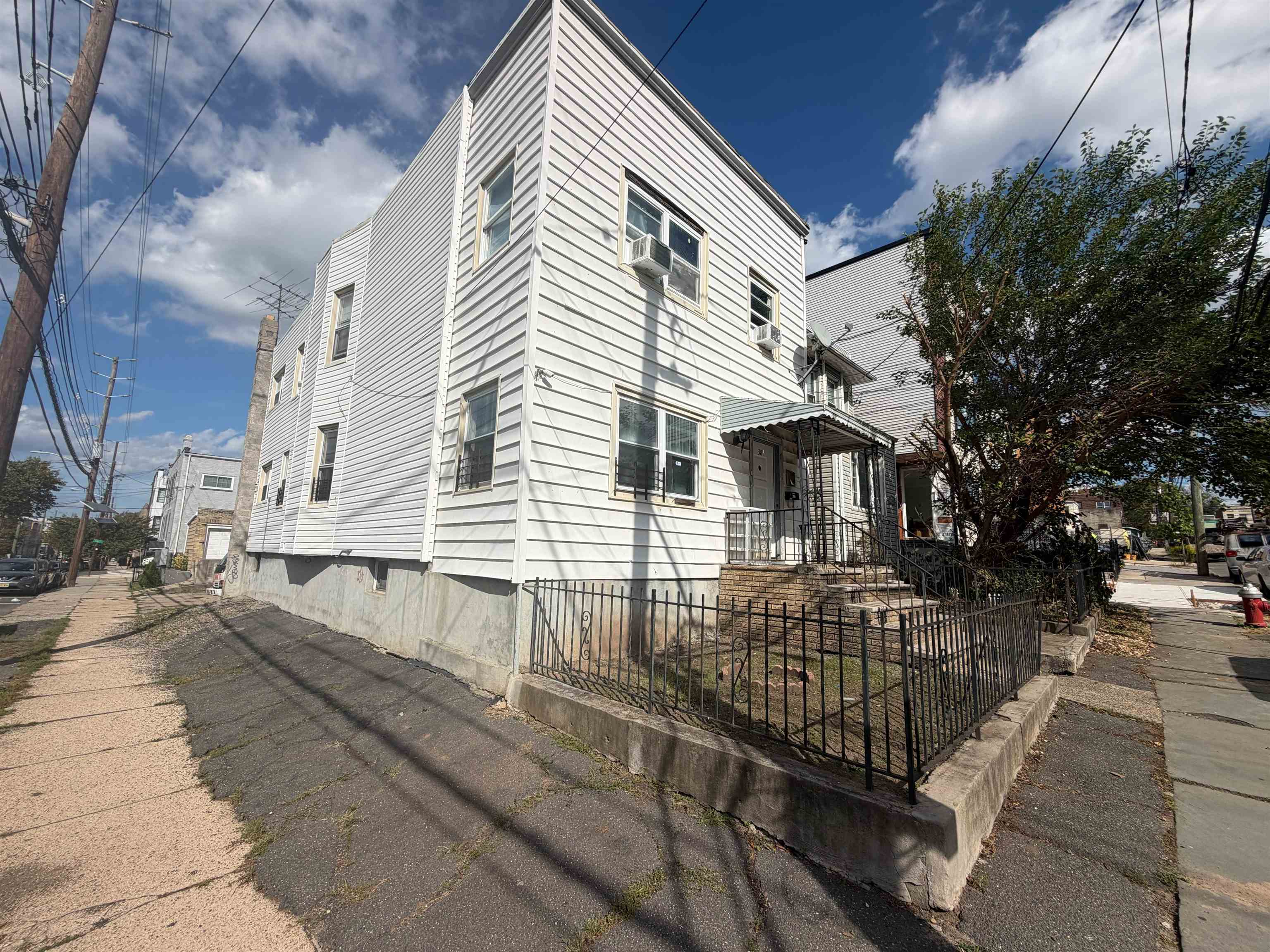 38 CLIFF ST
