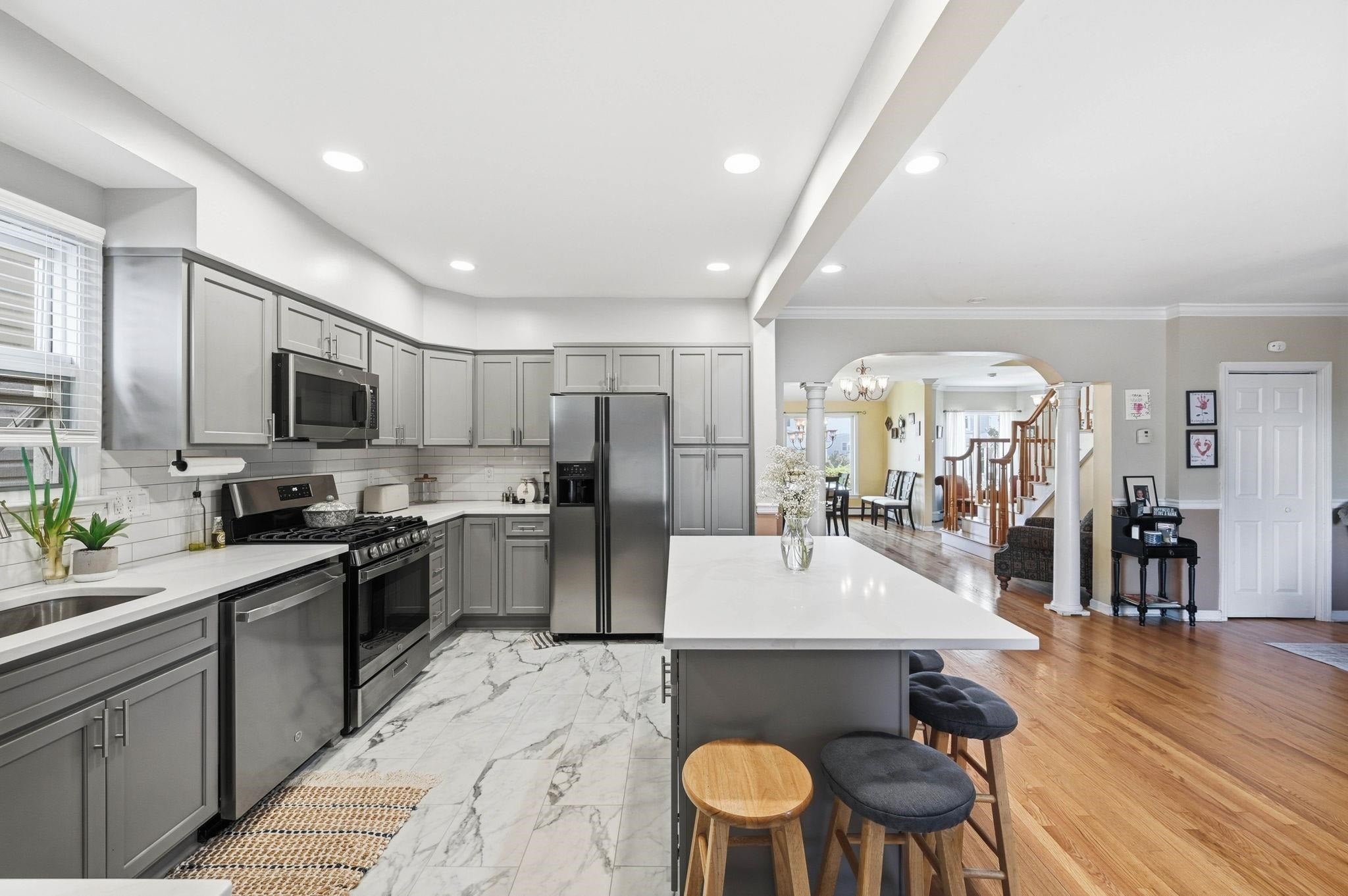 99 MORGAN PL
