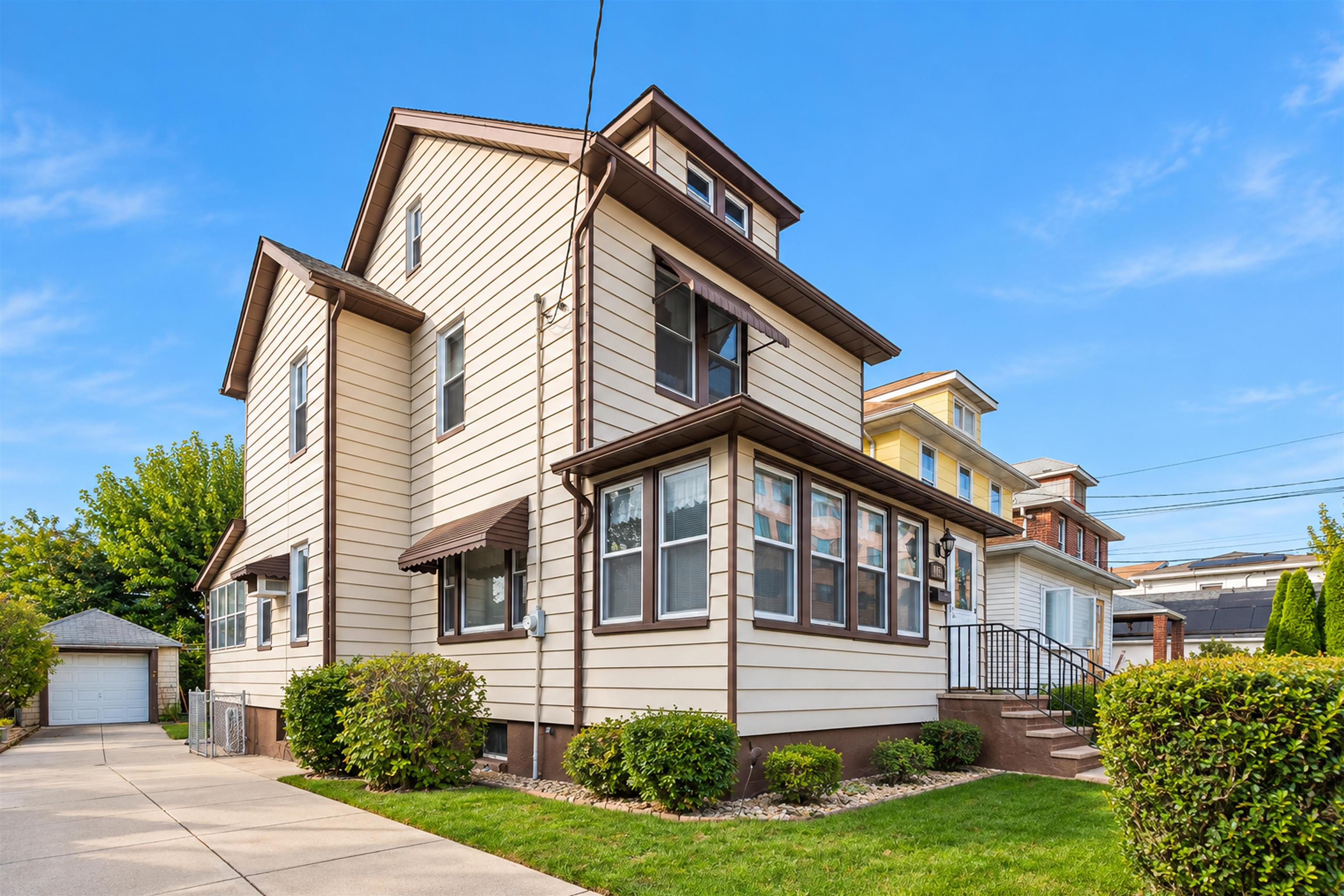 8315 4TH AVE