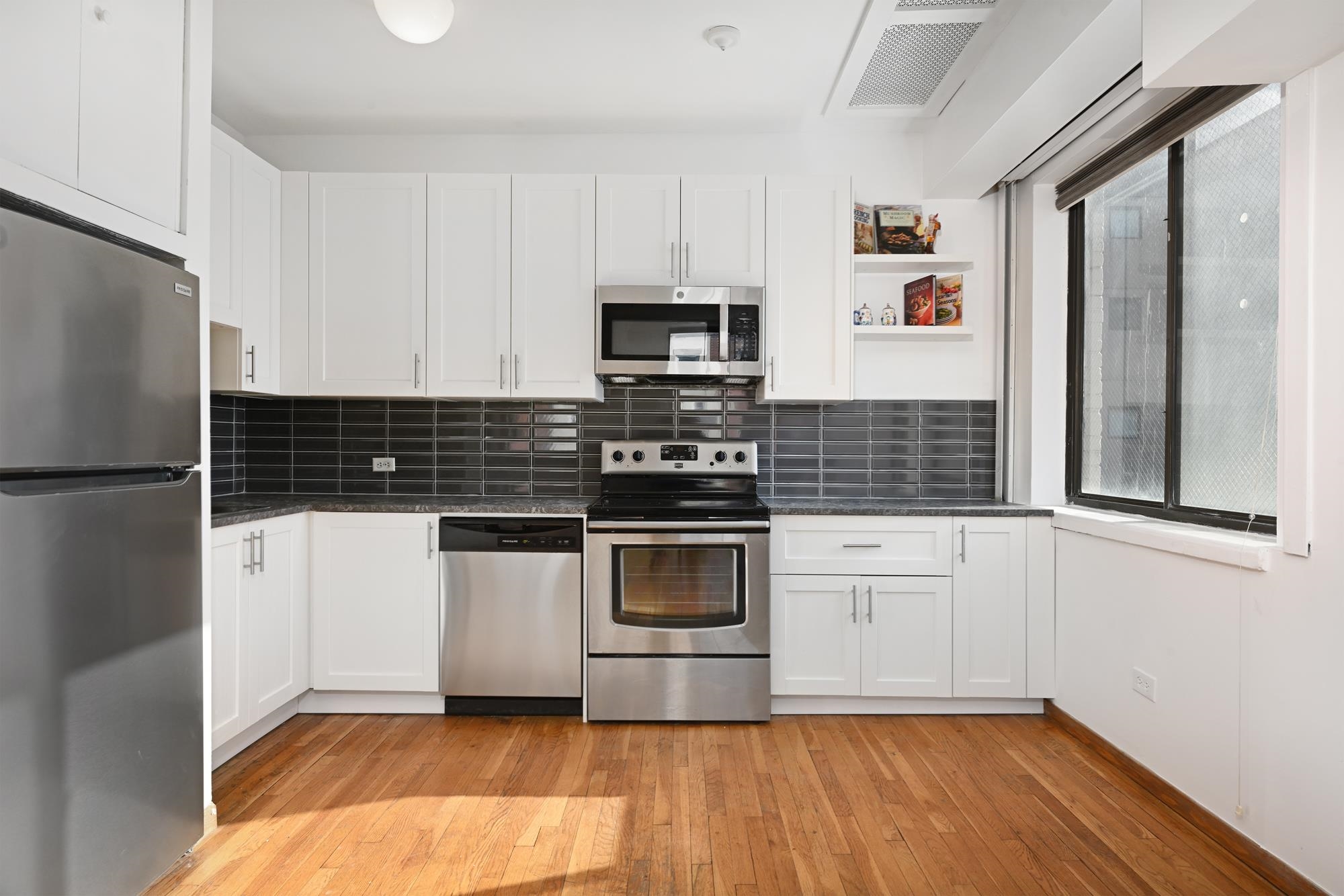 41 1st St #3F, Hoboken, New Jersey image 1